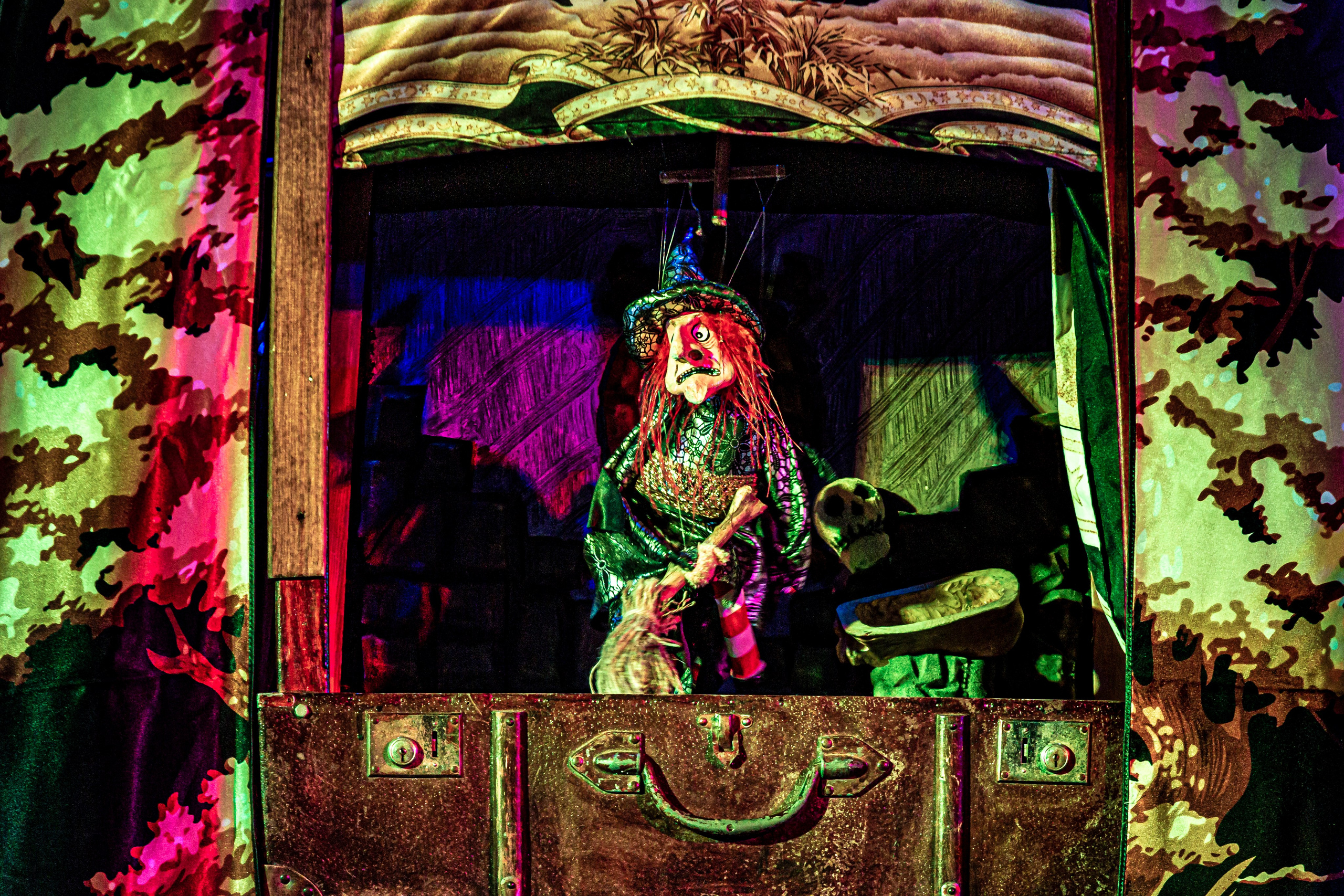 Маленькая ведьма спектакль театра Саквояж. Фотограф в Сочи Юрий Шептаев