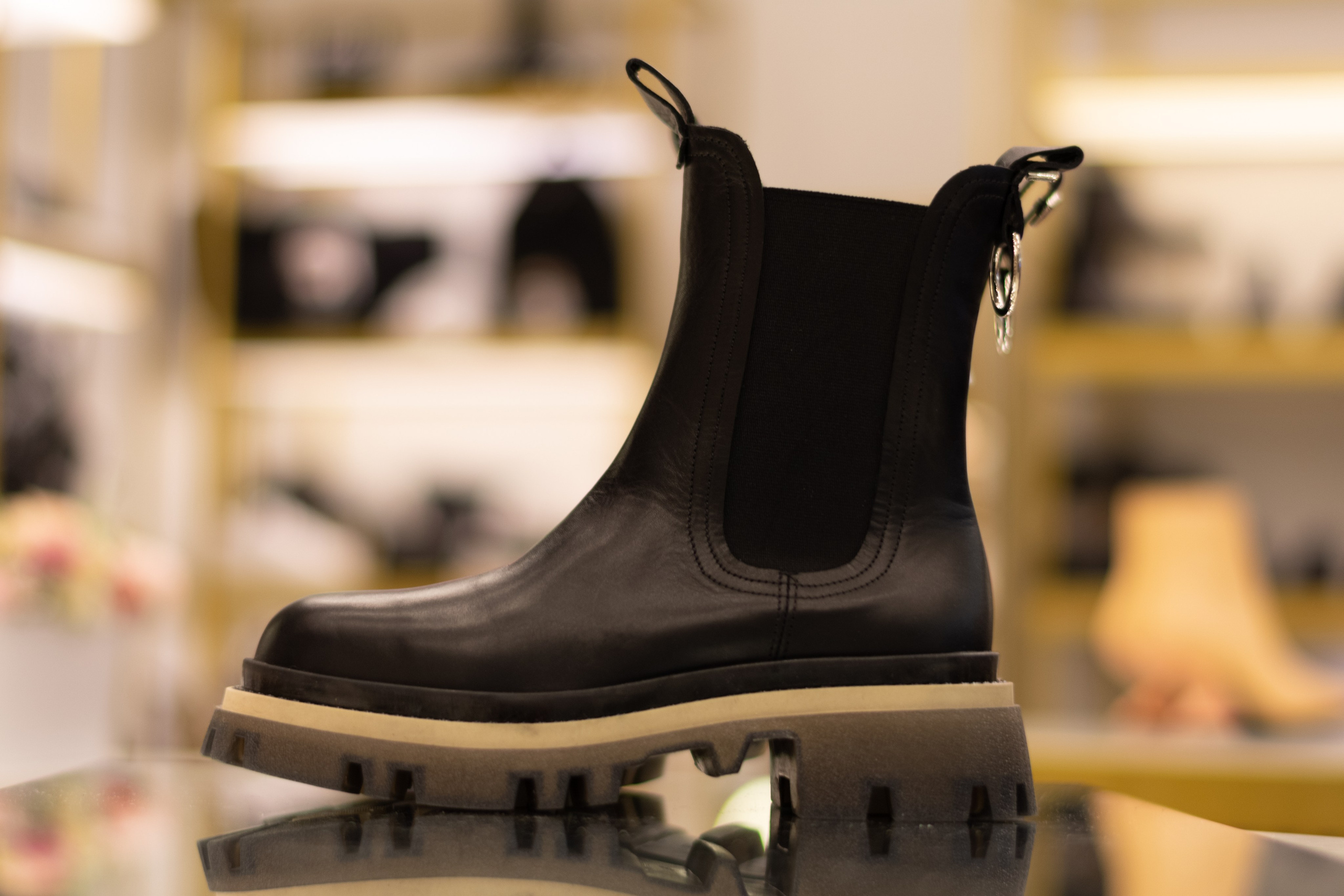 Для организаций. Предметная фотосессия для обувного магазина Capsula. Фотограф/видеограф Богдан Голованов