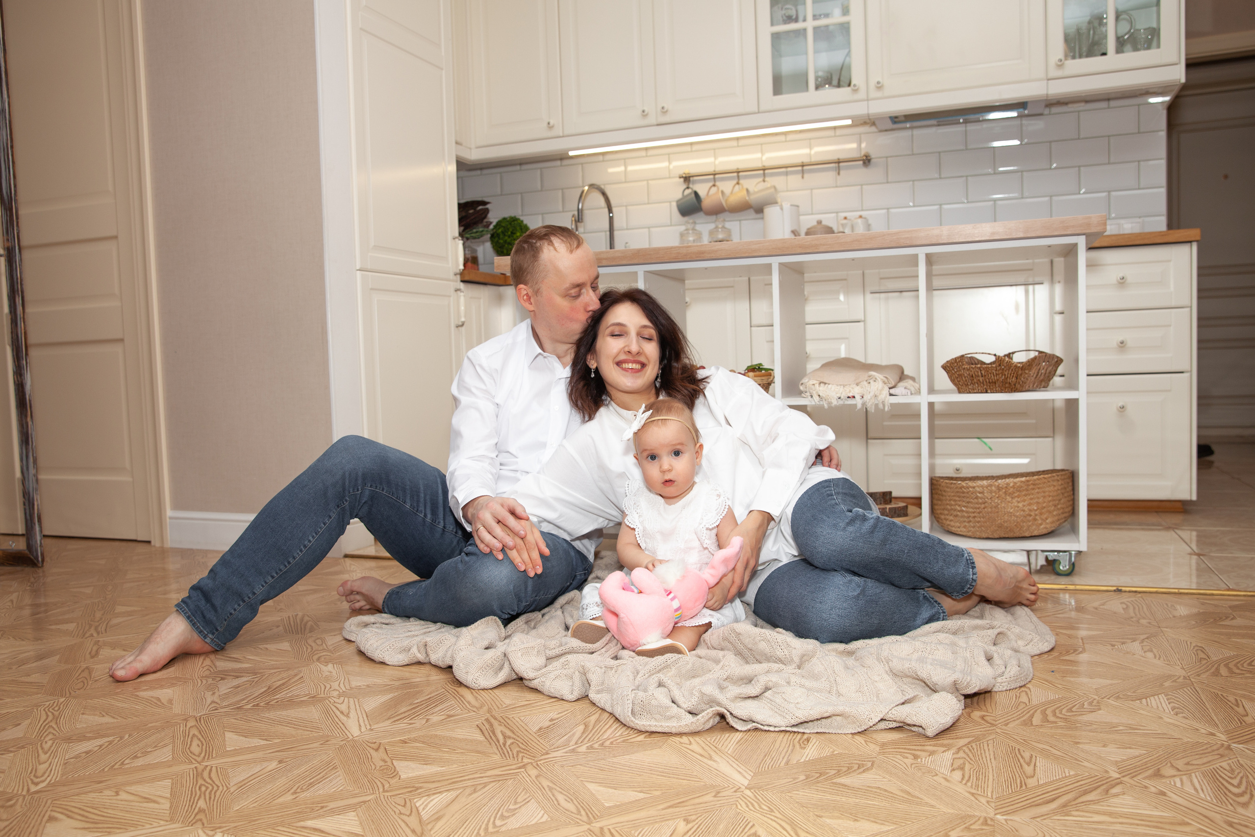 Семейная фотосессия с маленькой Лизой. Фотограф в Железнодорожном и Балашихе