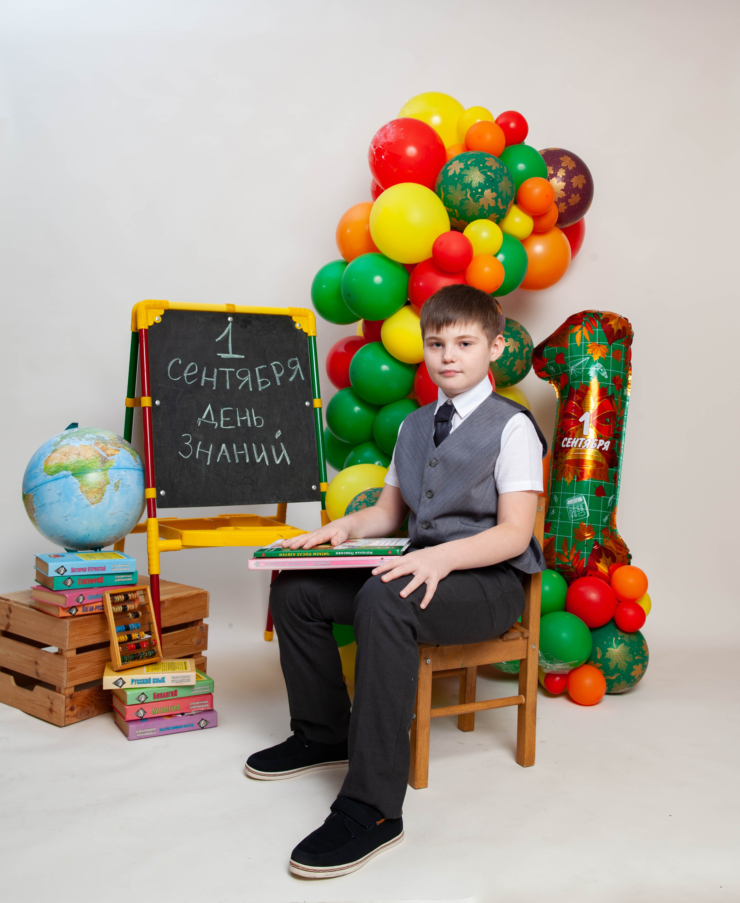 Школьная фотосессия по случаю 1 сентября. Фотограф в Железнодорожном и Балашихе
