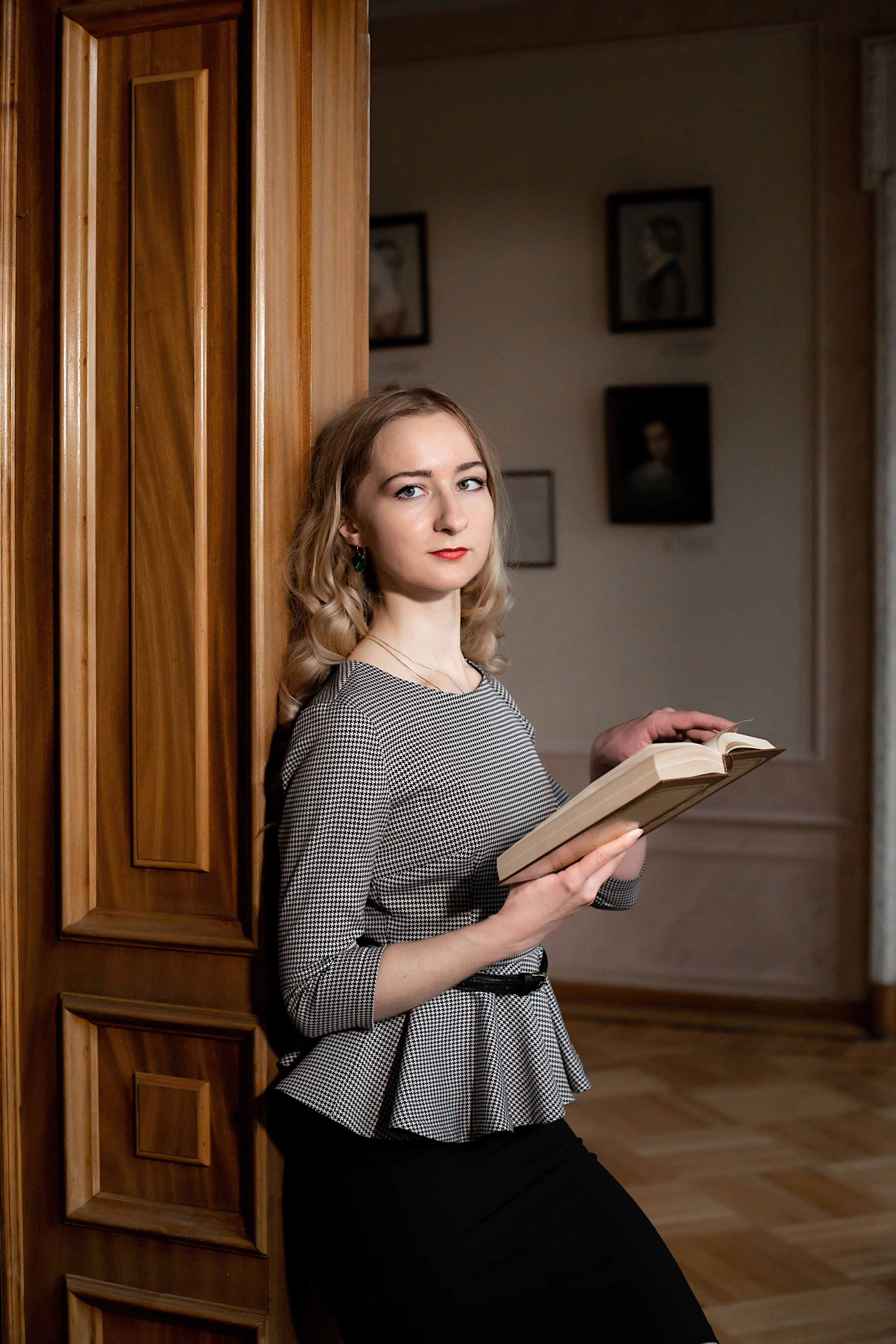 Портретная съемка в библиотеке. Фотограф в Железнодорожном и Балашихе