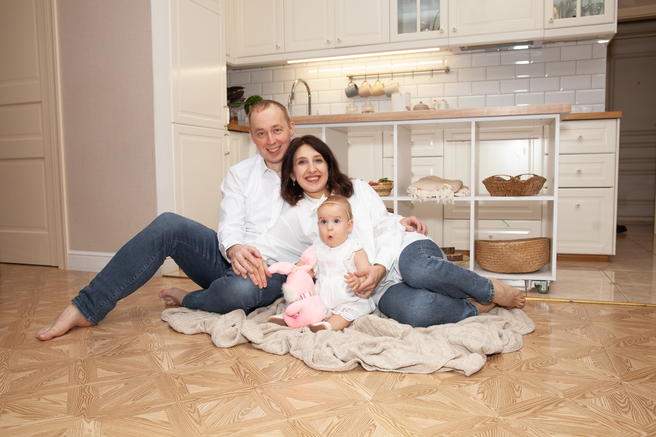 Семейная фотосессия с маленькой Лизой. Фотограф в Железнодорожном и Балашихе