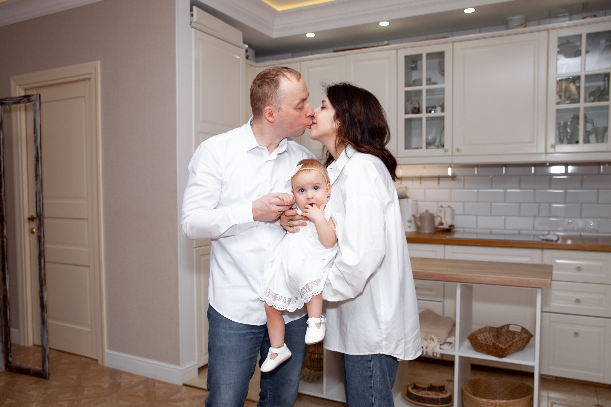 Семейная фотосессия с маленькой Лизой. Фотограф в Железнодорожном и Балашихе