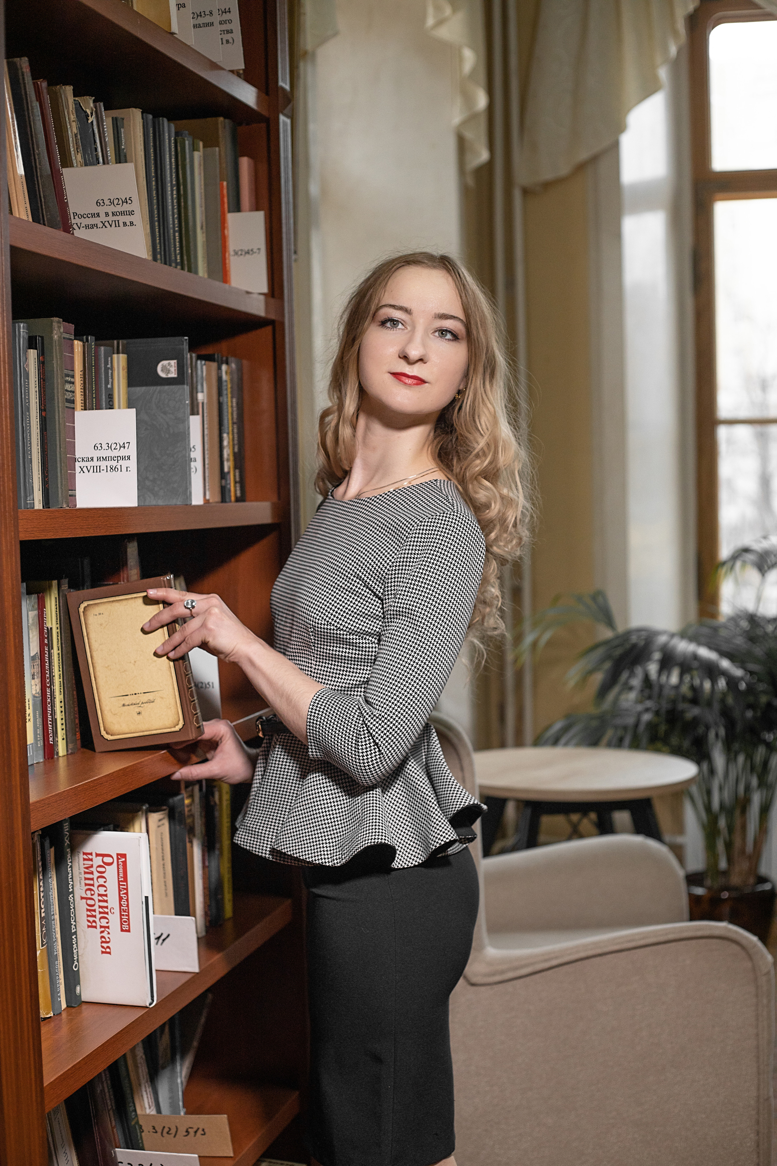 Портретная съемка в библиотеке. Фотограф в Железнодорожном и Балашихе