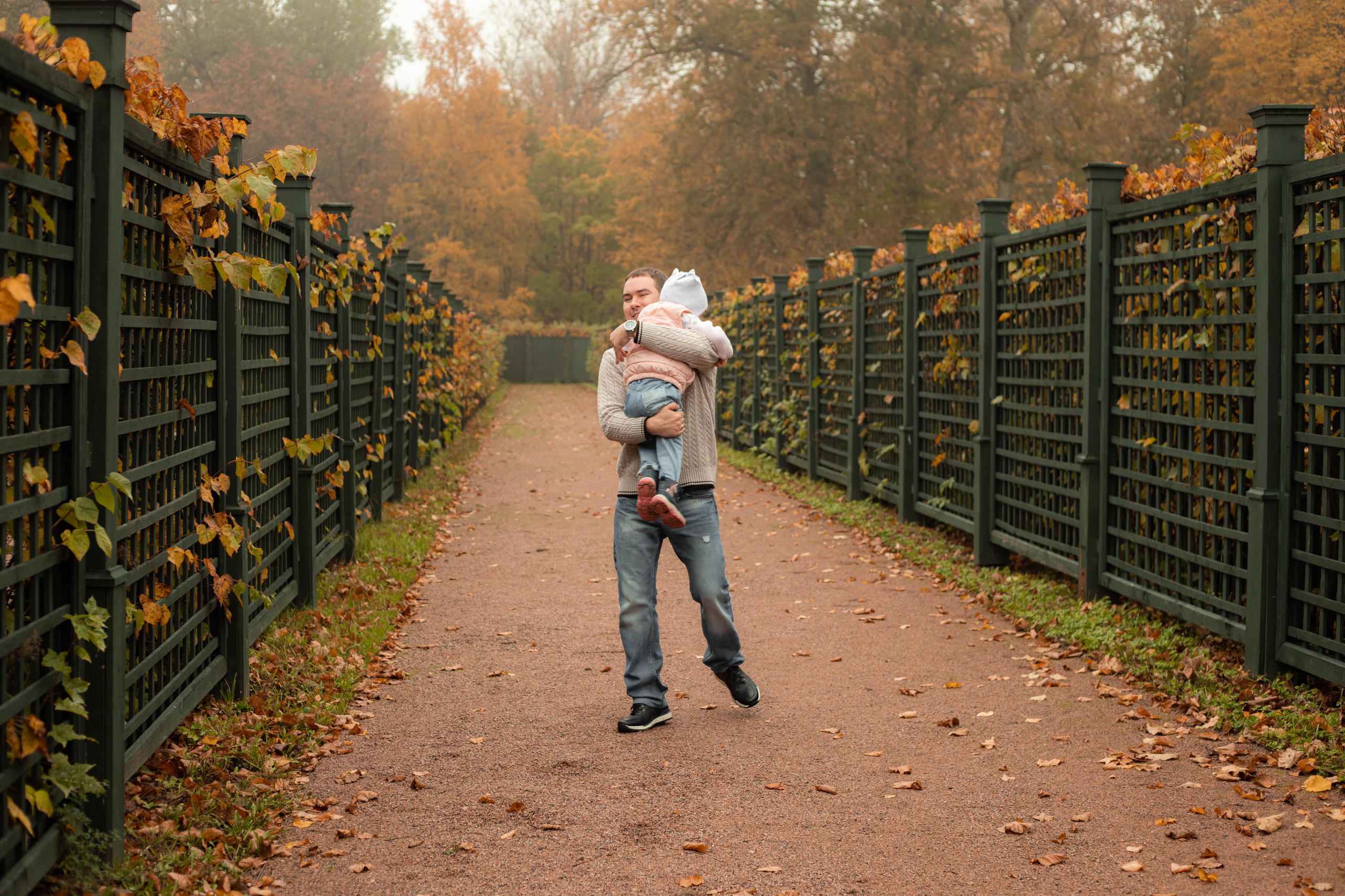 Семейная фотосессия прогулка в парке Кусково. Фотограф в Железнодорожном и Балашихе