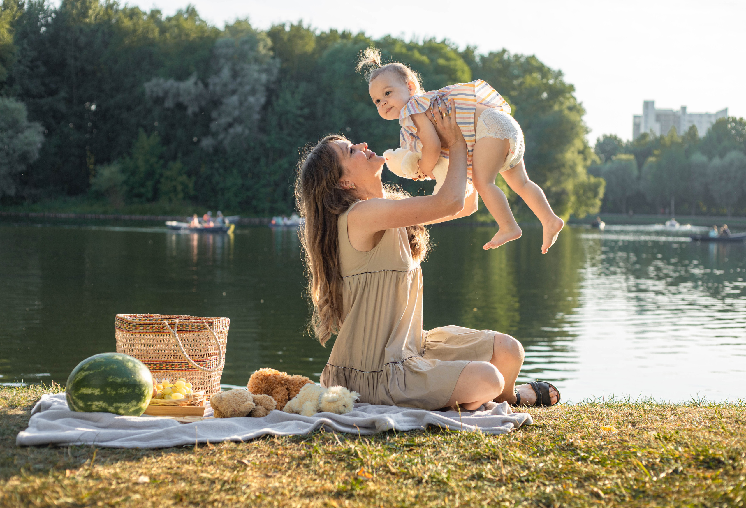 Семейная фотосессия на закате в Измайловском парке. Фотограф в Железнодорожном и Балашихе