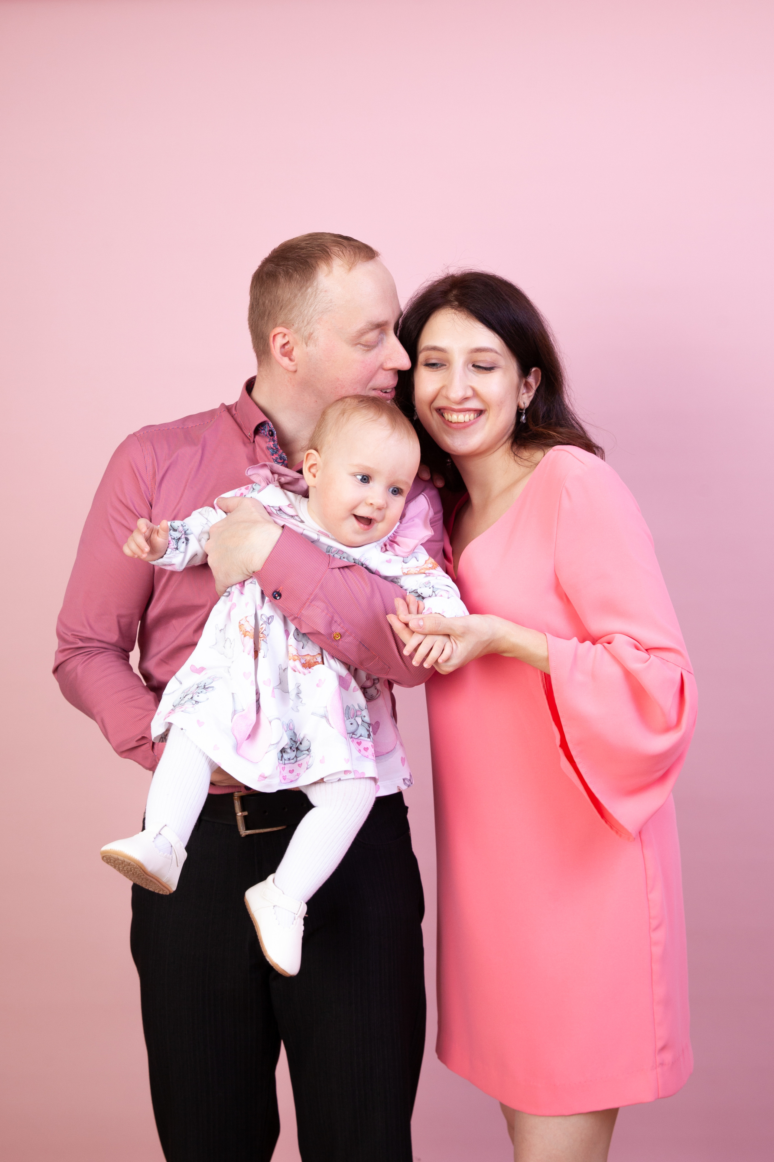 Семейная фотосессия с маленькой Лизой. Фотограф в Железнодорожном и Балашихе