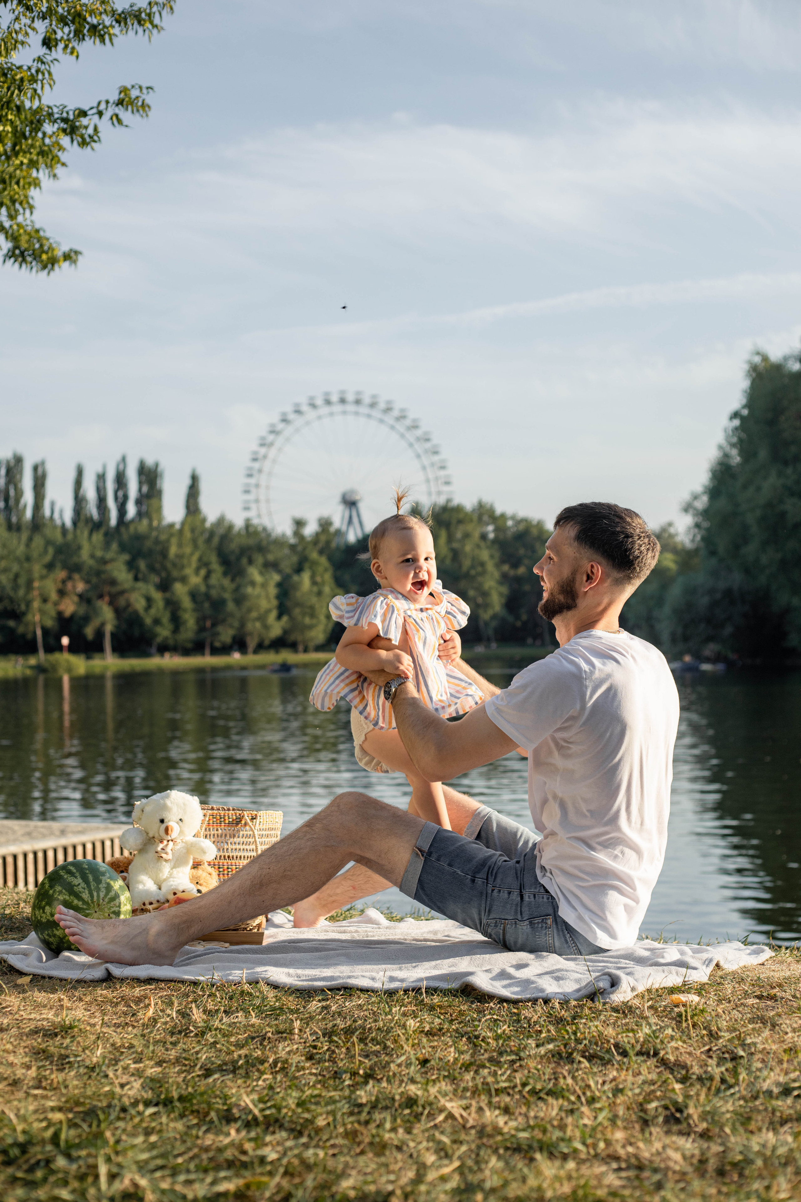 Семейная фотосессия на закате в Измайловском парке. Фотограф в Железнодорожном и Балашихе