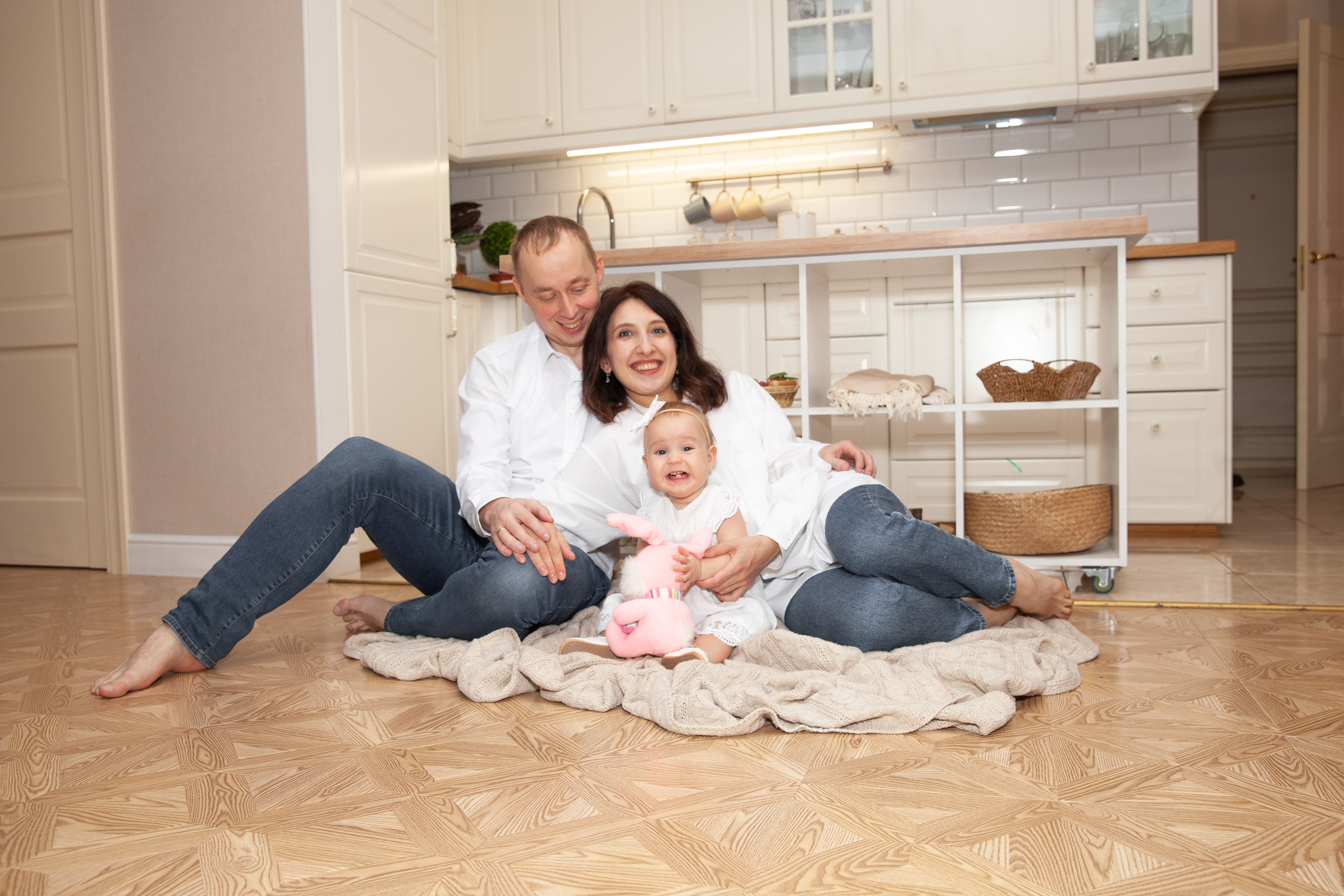 Семейная фотосессия с маленькой Лизой. Фотограф в Железнодорожном и Балашихе