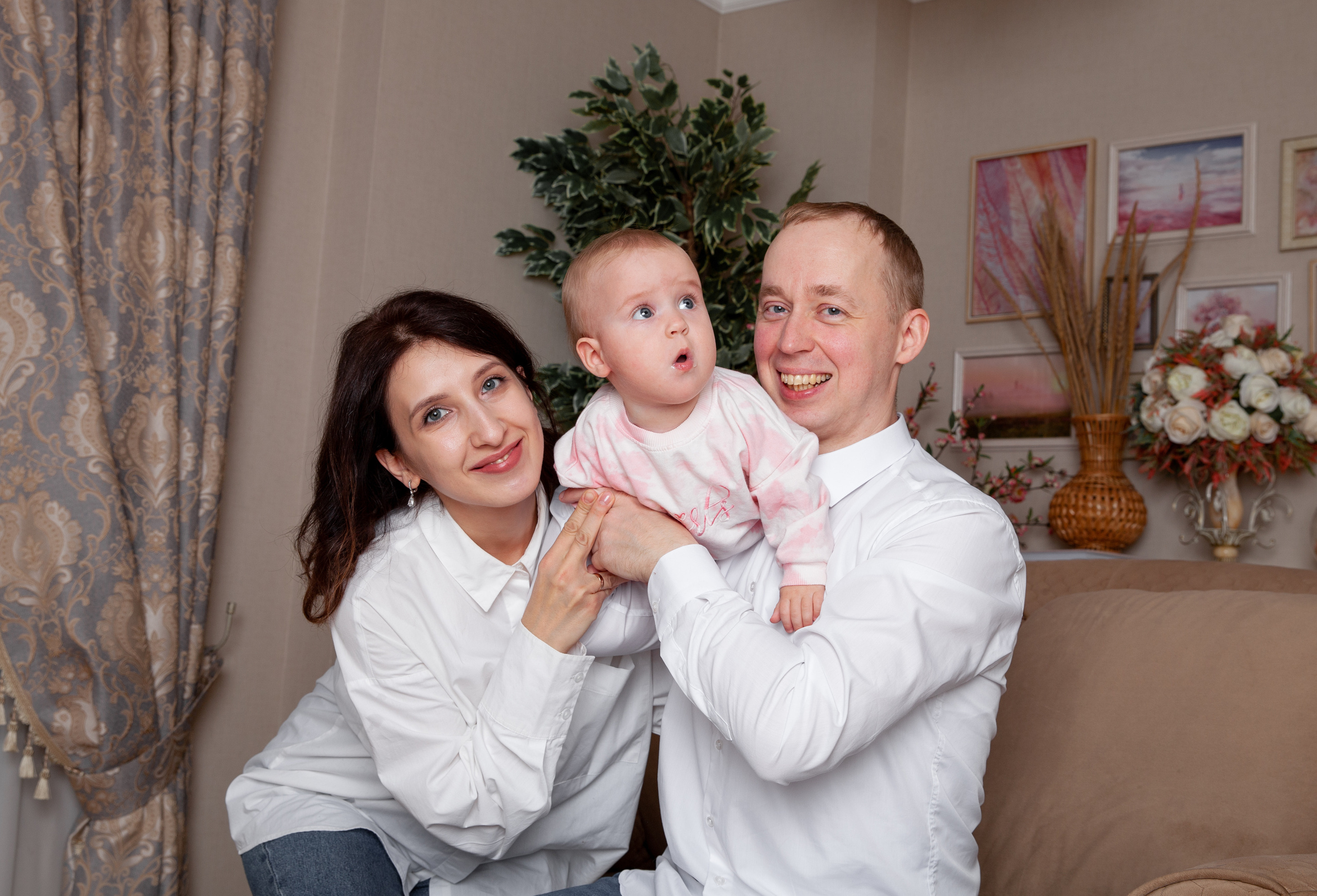 Семейная фотосессия с маленькой Лизой. Фотограф в Железнодорожном и Балашихе