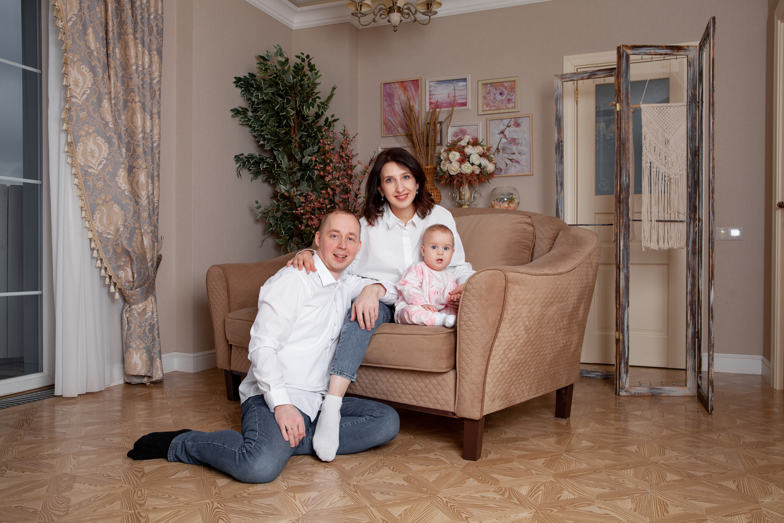 Семейная фотосессия с маленькой Лизой. Фотограф в Железнодорожном и Балашихе