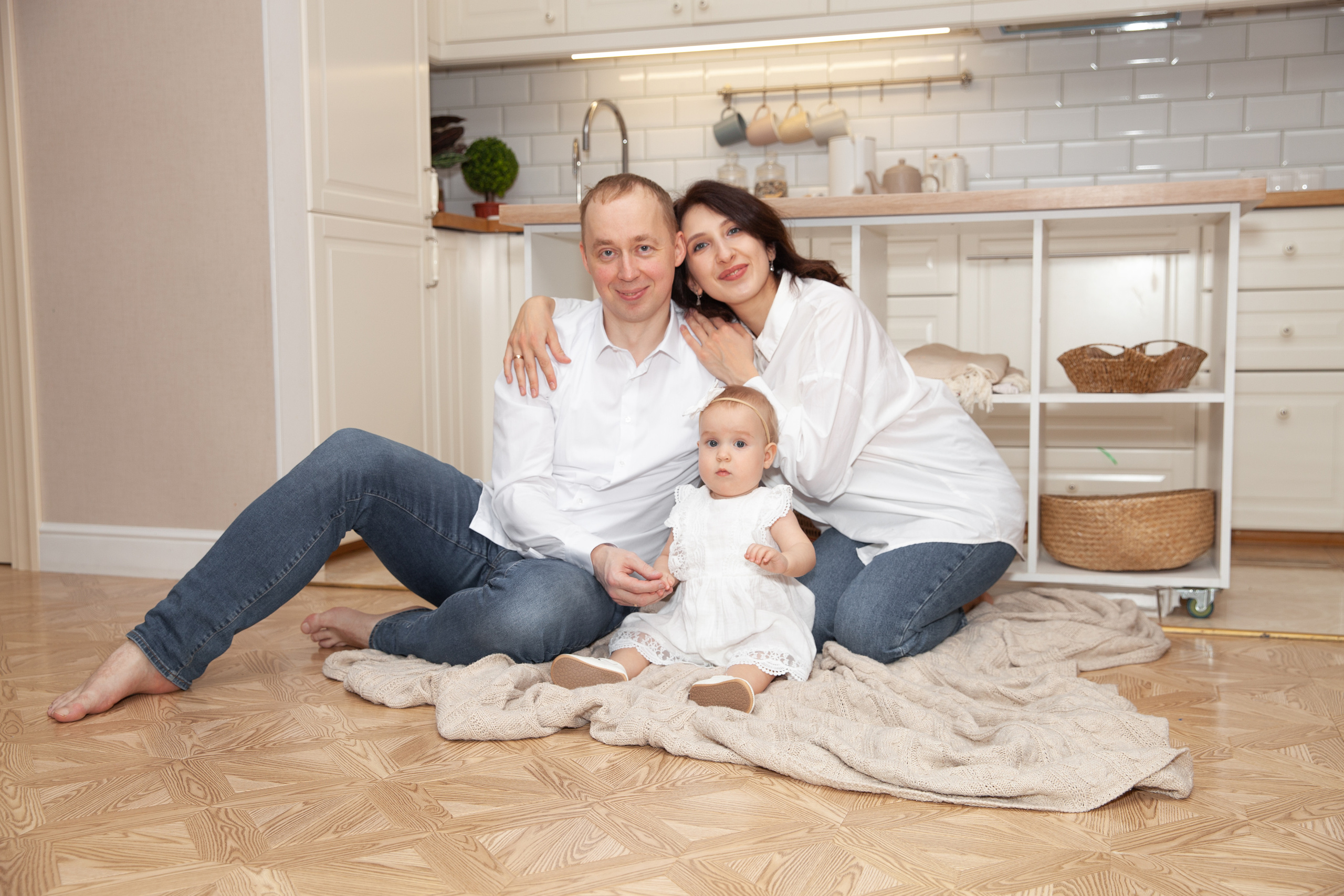 Семейная фотосессия с маленькой Лизой. Фотограф в Железнодорожном и Балашихе