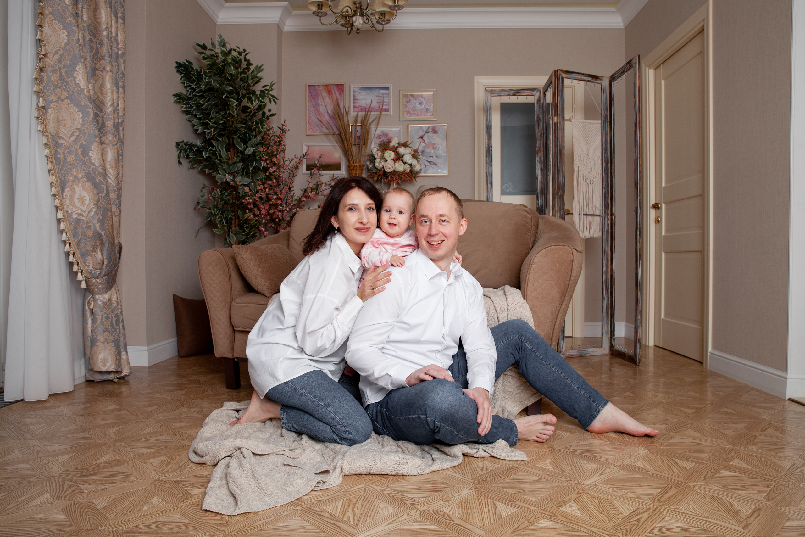 Семейная фотосессия с маленькой Лизой. Фотограф в Железнодорожном и Балашихе