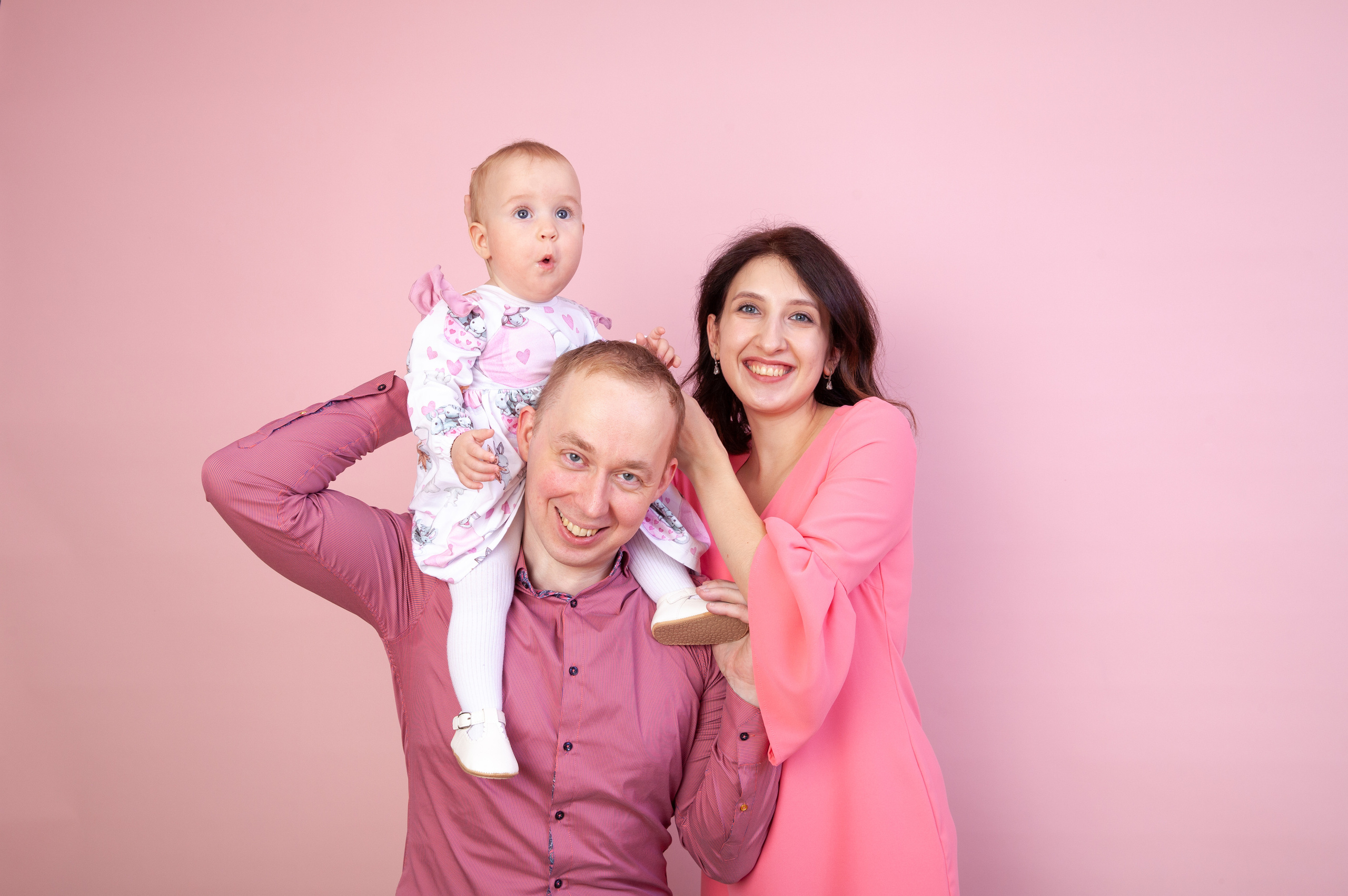 Семейная фотосессия с маленькой Лизой. Фотограф в Железнодорожном и Балашихе