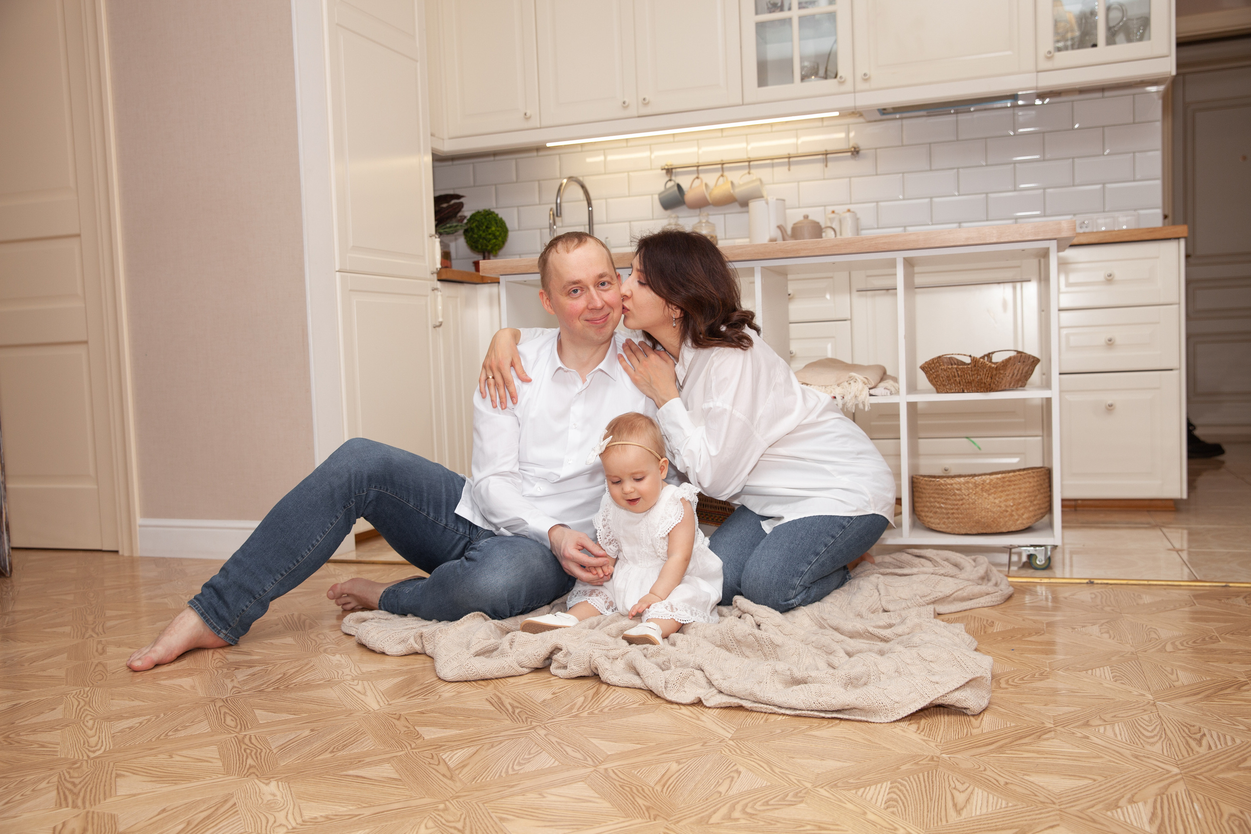 Семейная фотосессия с маленькой Лизой. Фотограф в Железнодорожном и Балашихе