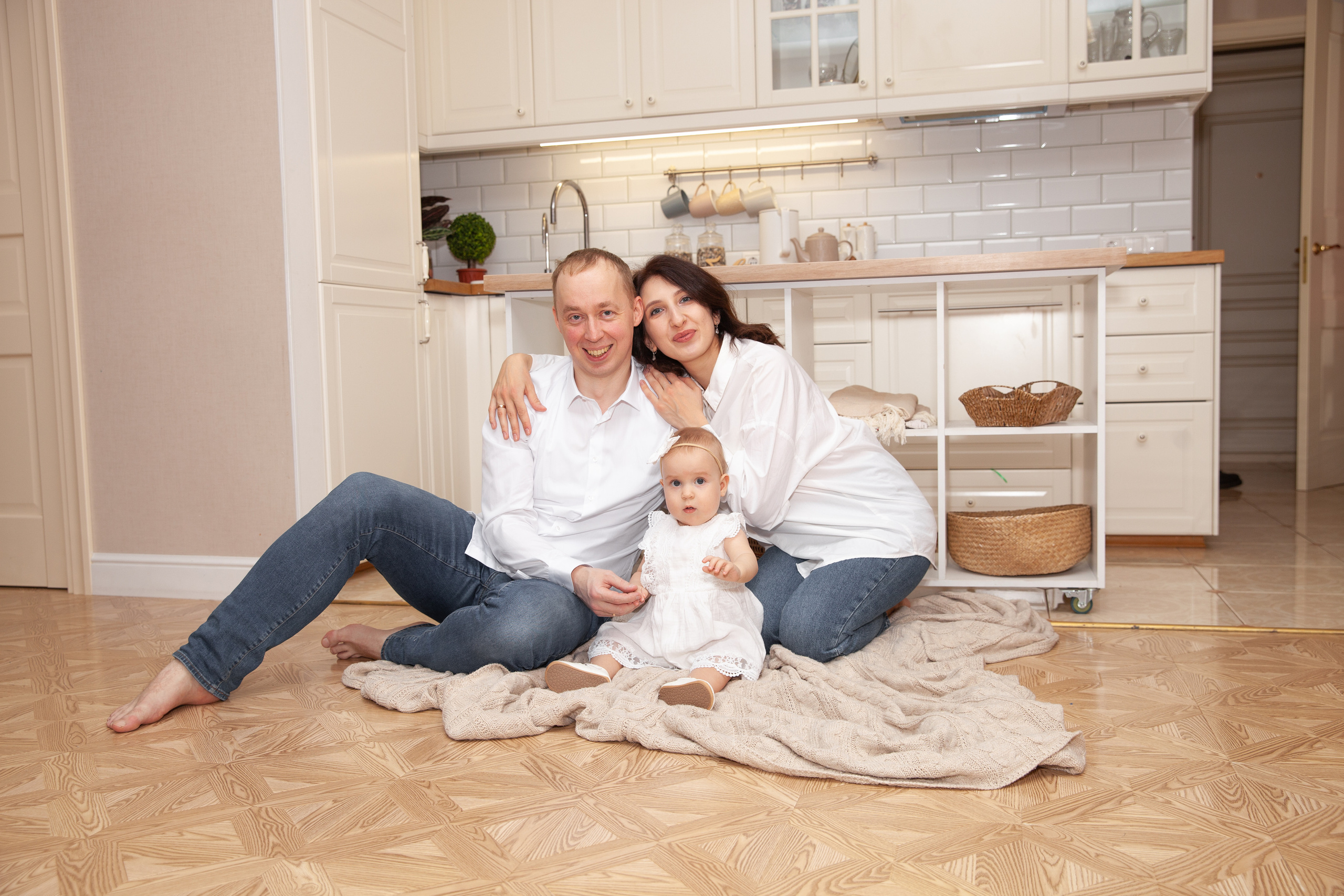 Семейная фотосессия с маленькой Лизой. Фотограф в Железнодорожном и Балашихе