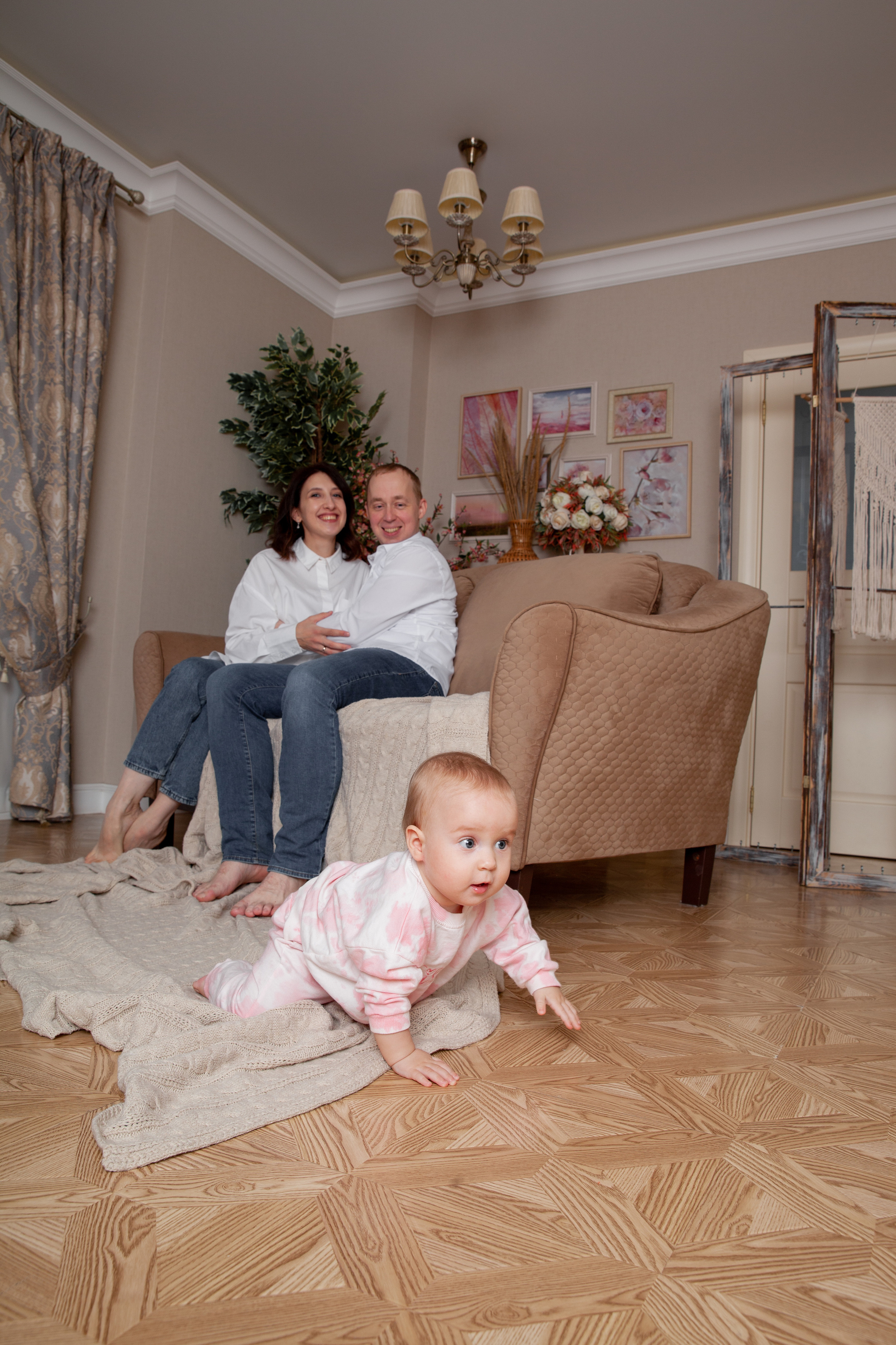 Семейная фотосессия с маленькой Лизой. Фотограф в Железнодорожном и Балашихе