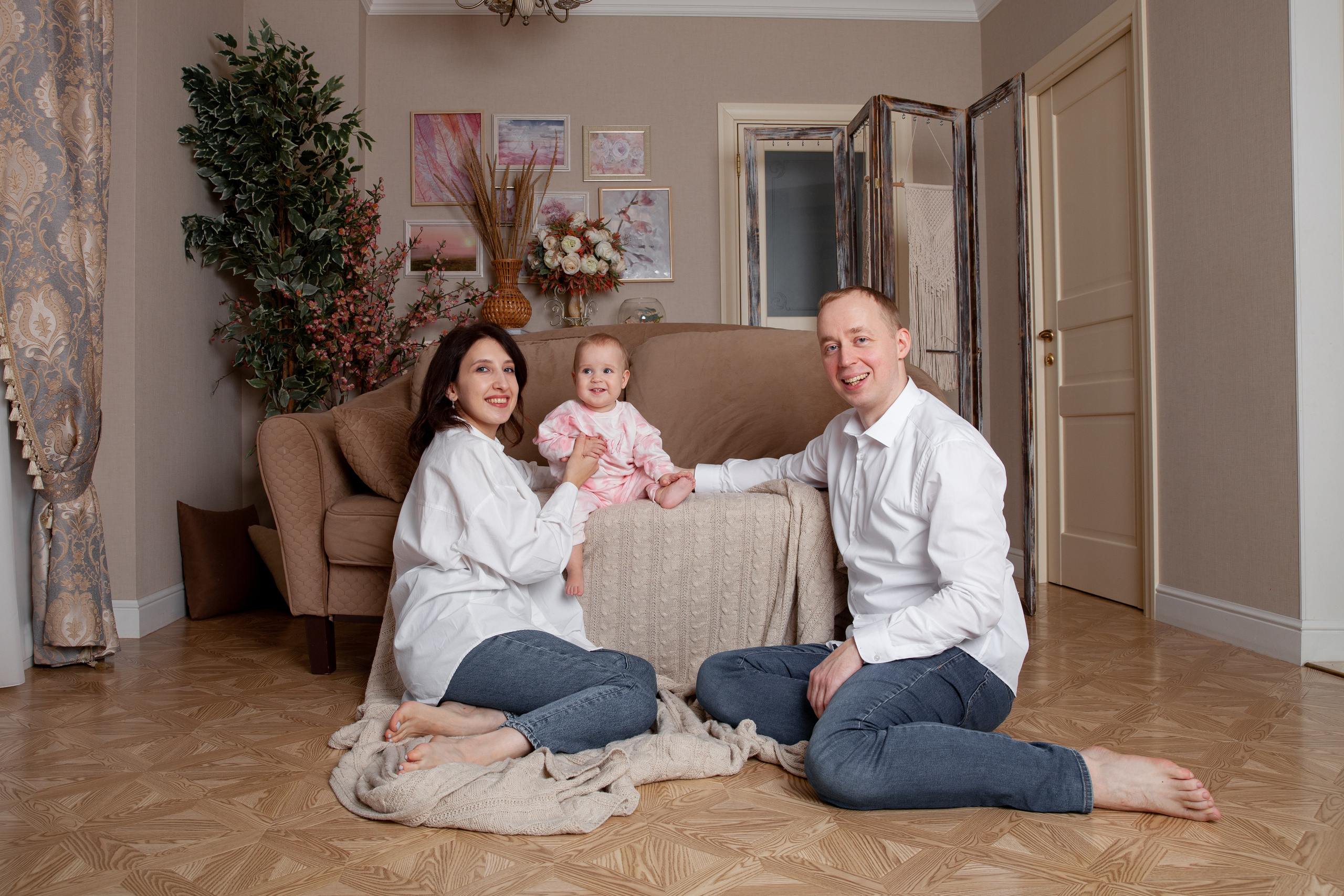 Семейная фотосессия с маленькой Лизой. Фотограф в Железнодорожном и Балашихе
