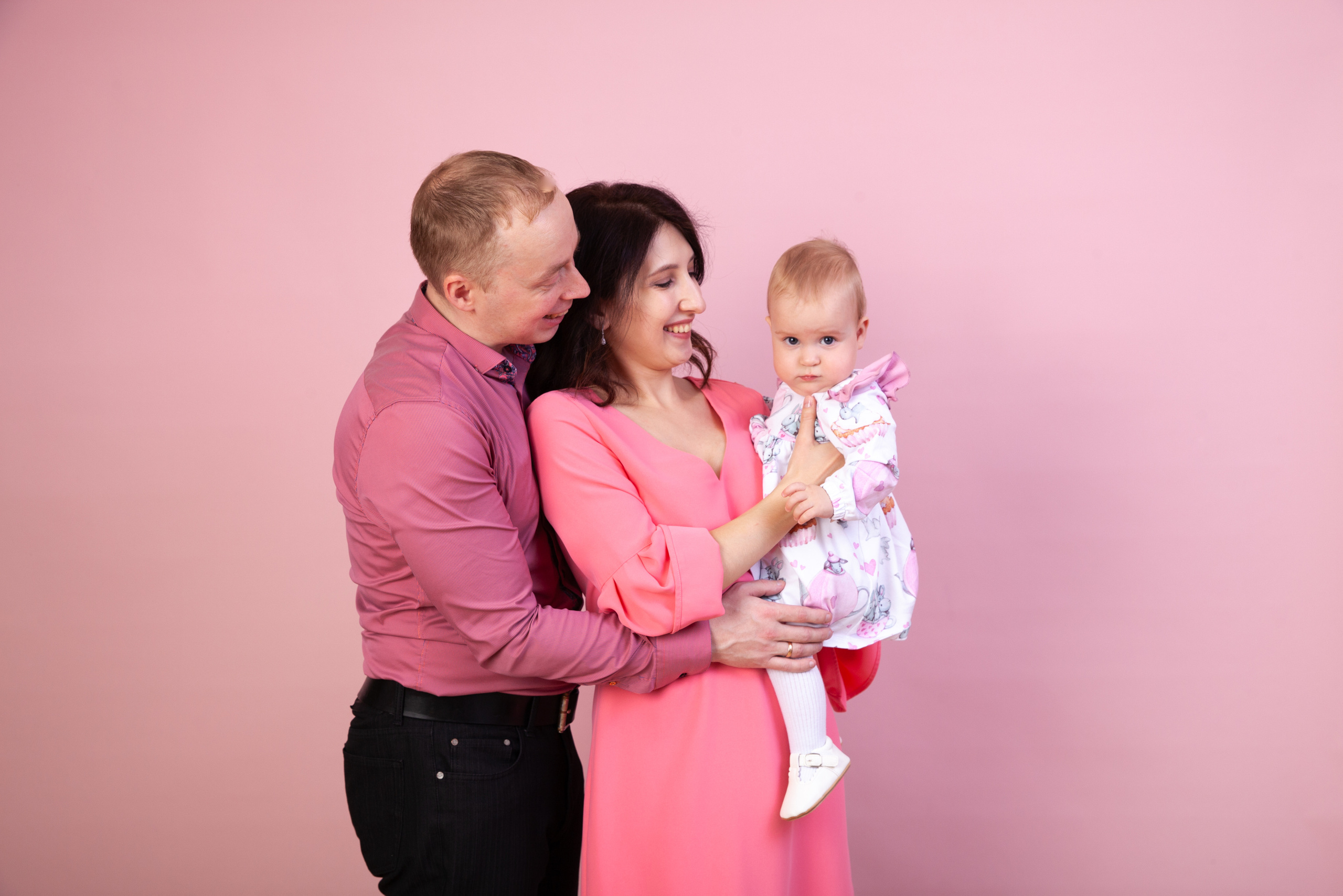 Семейная фотосессия с маленькой Лизой. Фотограф в Железнодорожном и Балашихе