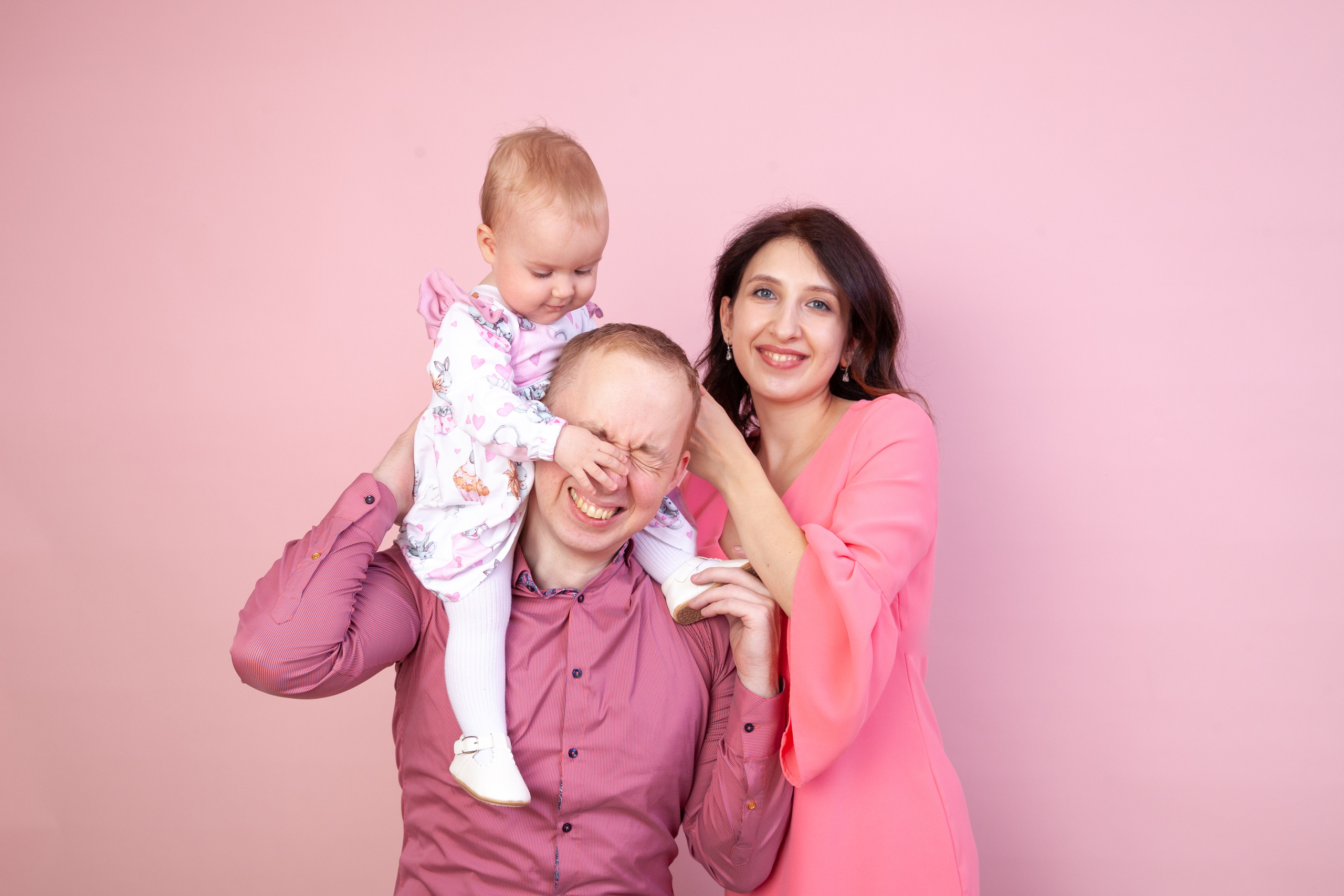 Семейная фотосессия с маленькой Лизой. Фотограф в Железнодорожном и Балашихе