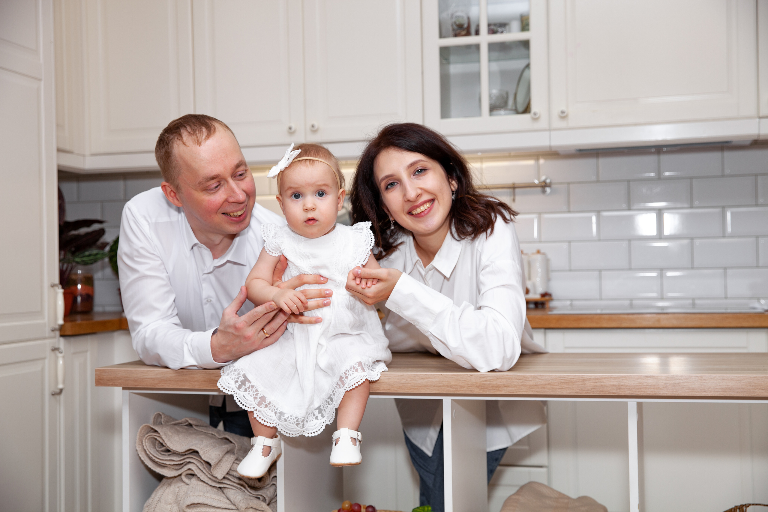 Семейная фотосессия с маленькой Лизой. Фотограф в Железнодорожном и Балашихе