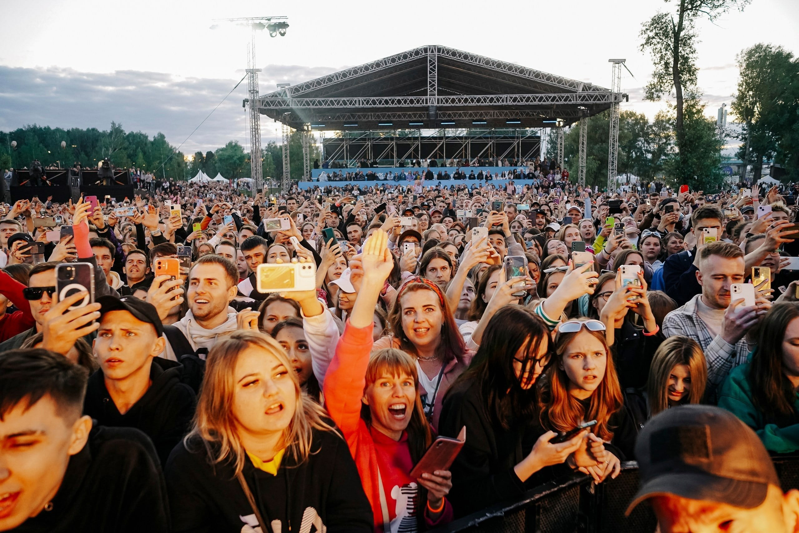 VK Фест 2024. #фотокаквкино | Фотографирую людей