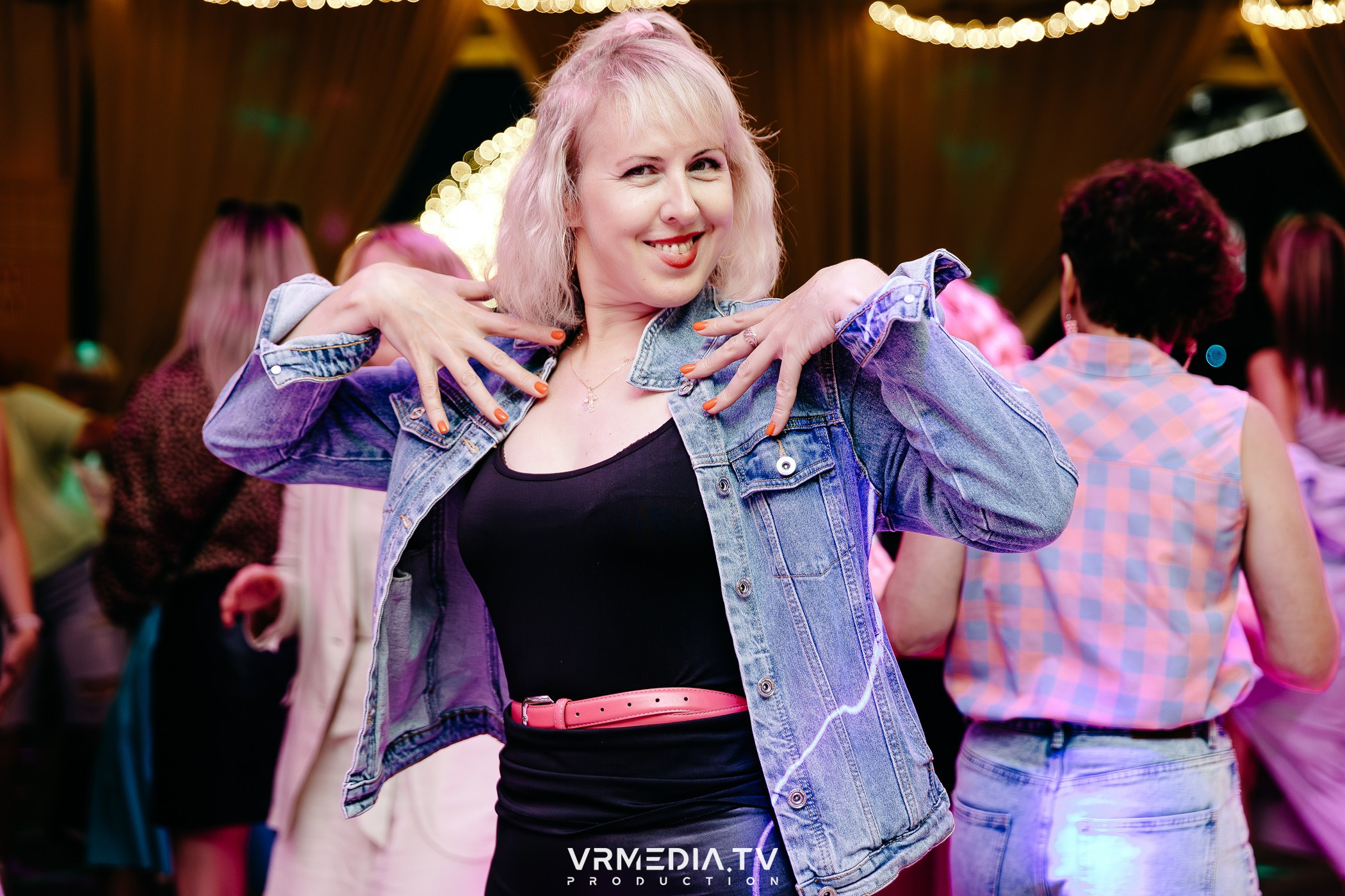 «Назад в 90-е!» в ресторане «Империя»