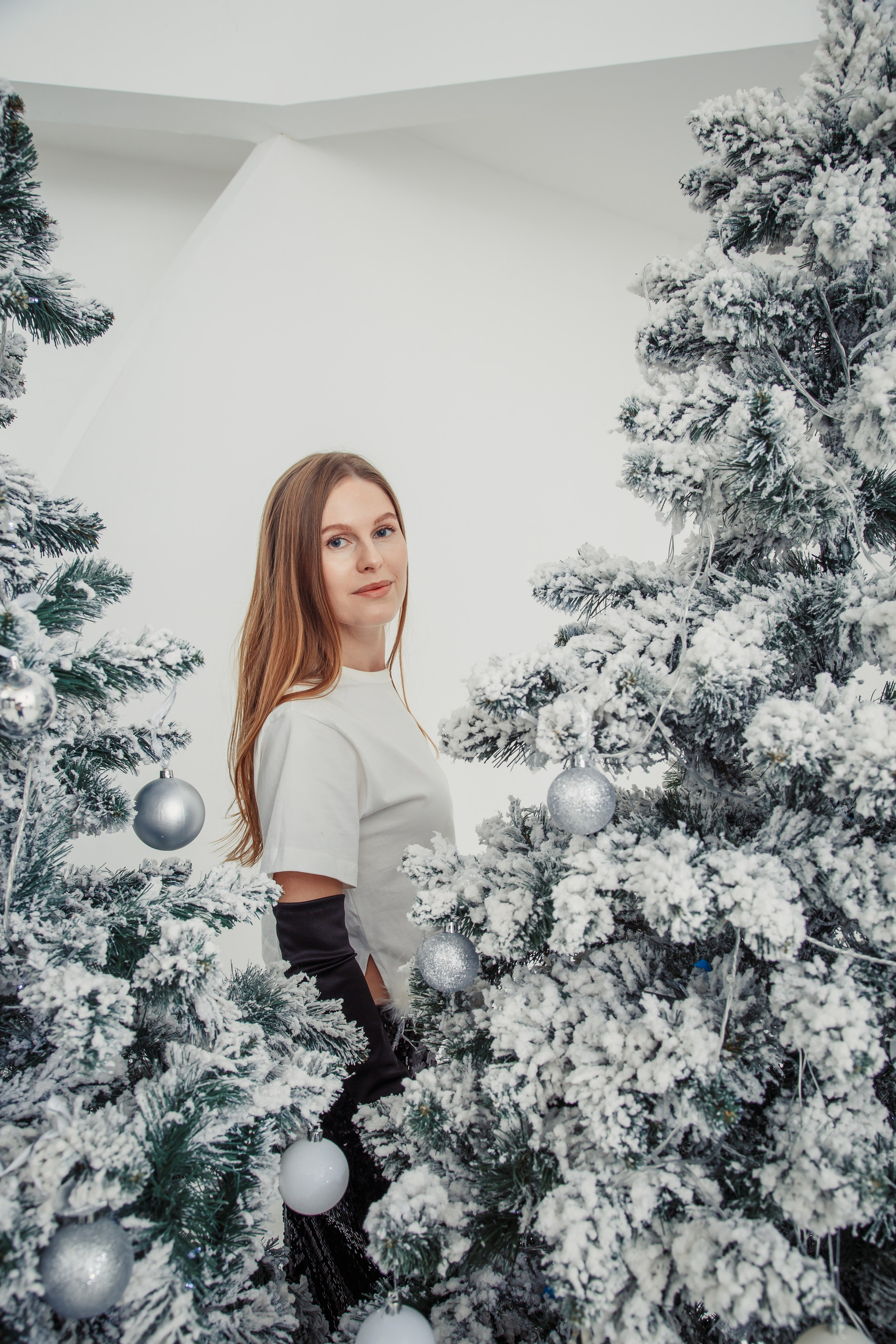 Где сделать красивую новогоднюю фотосессию в Москве, Мой личный рейтинг студий для праздничных съёмок, Фотостудии с атмосферой уюта и волшебства, Необычные локации для креативных новогодних кадров, Как выбрать студию под ваш стиль и настроение, новогодняя фотосессия в Москве, фотостудия для новогодней съёмки, лучшие фотостудии Москвы, новогодние фотостудии Москва, где сделать новогодние фото, фотостудии для бренд-съёмки, фотосессия в новогодней студии, идеи для новогодней фотосессии, бренд-фотограф Москва, фотосессия в студии Москва, rina_sphoto, Катерина Сысуева, Рина Сысуева, фотограф в Москве, бренд-фотограф для экспертов