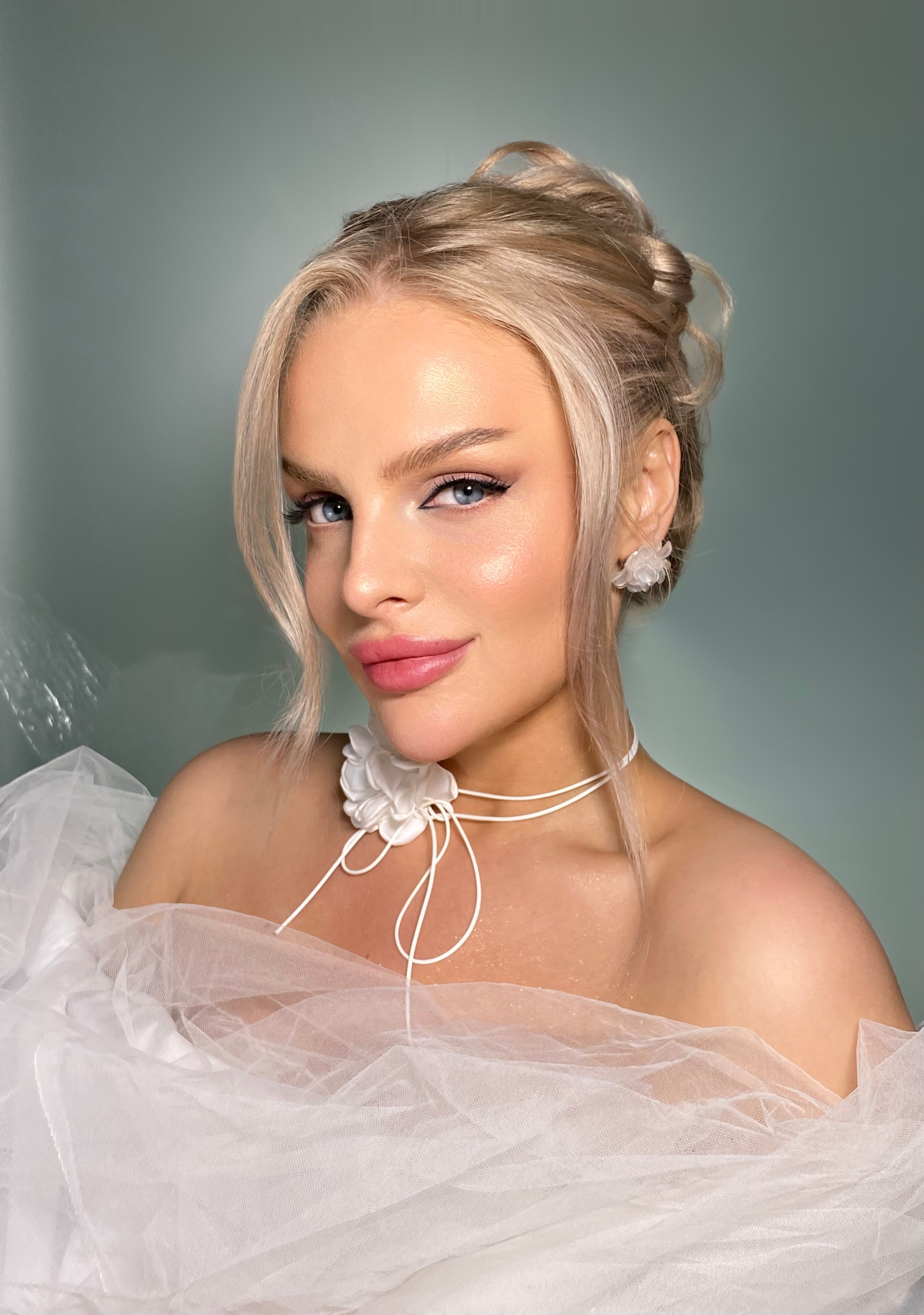 Свадебный образ макияж для невест Москве. СВАДЕБНЫЙ ВИЗАЖИСТ-СТИЛИСТ В МОСКВЕ ПРИЧЕСКИ МАКИЯЖ БРОВИ ВЫЕЗД