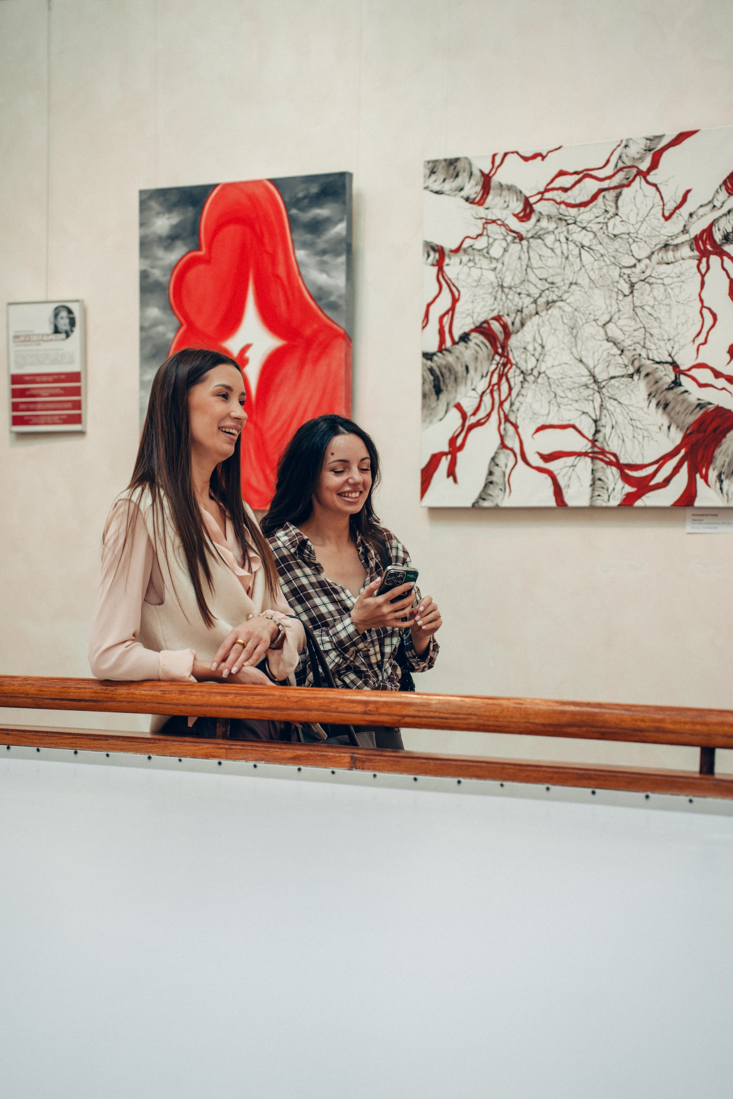 Открытие выставочного проекта «Я + Искусство = ЮГРА». Лайфстайл фотограф в Ханты-Мансийске Мария Шишкина