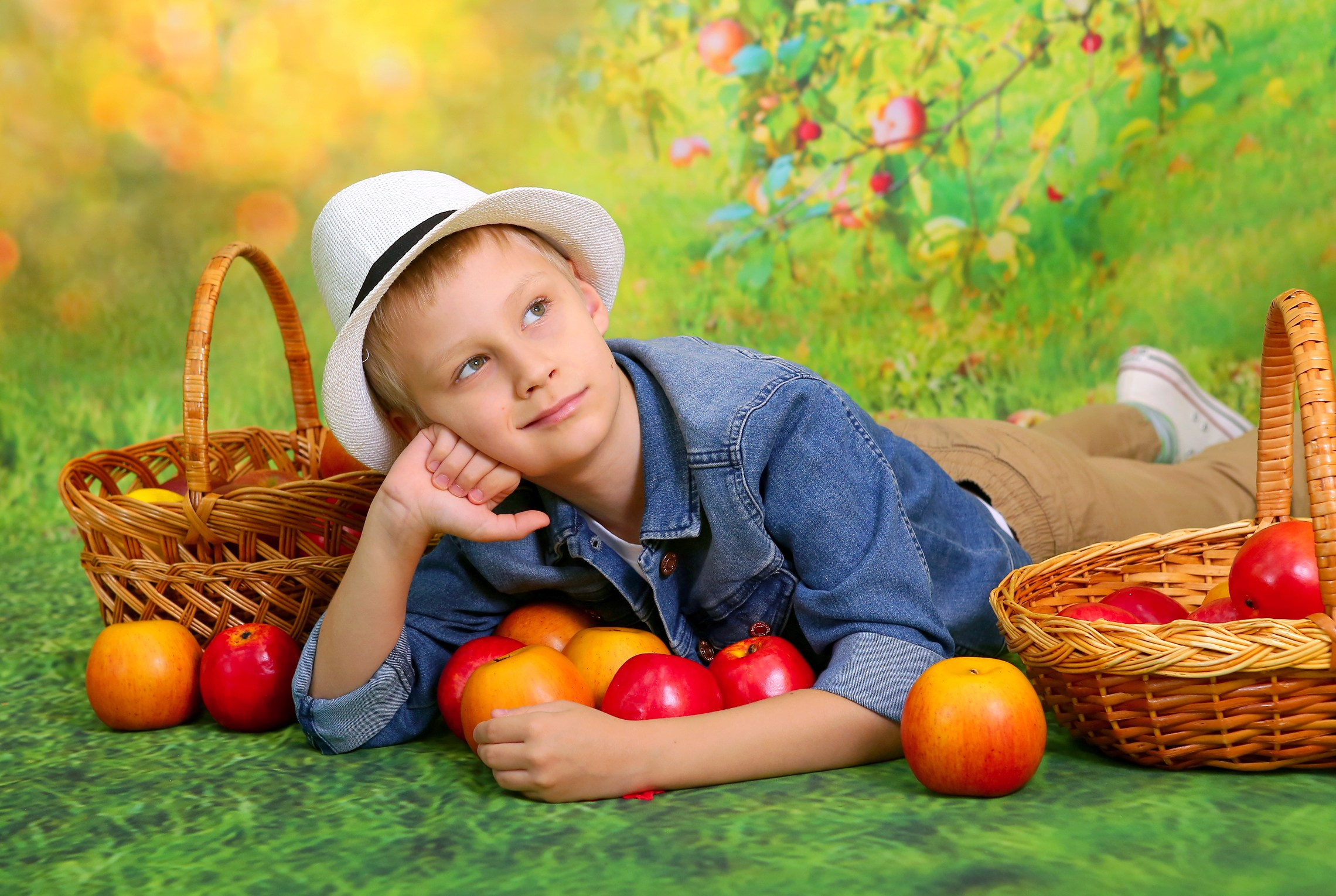 Яблоневый сад. Студия детской и семейной фотографии 12кадров