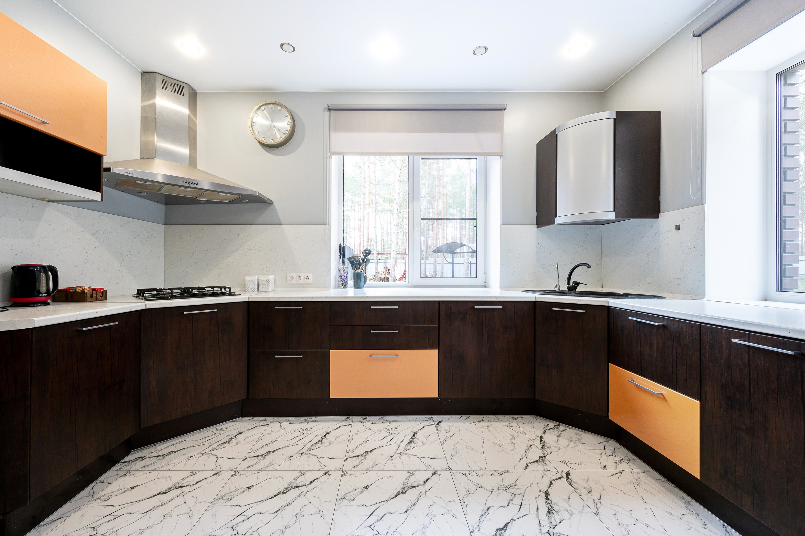 Дом под аренду на берегу Ладожского озера. Интерьерный фотограф. Фото- видеосъемка недвижимости Санкт-Петербург