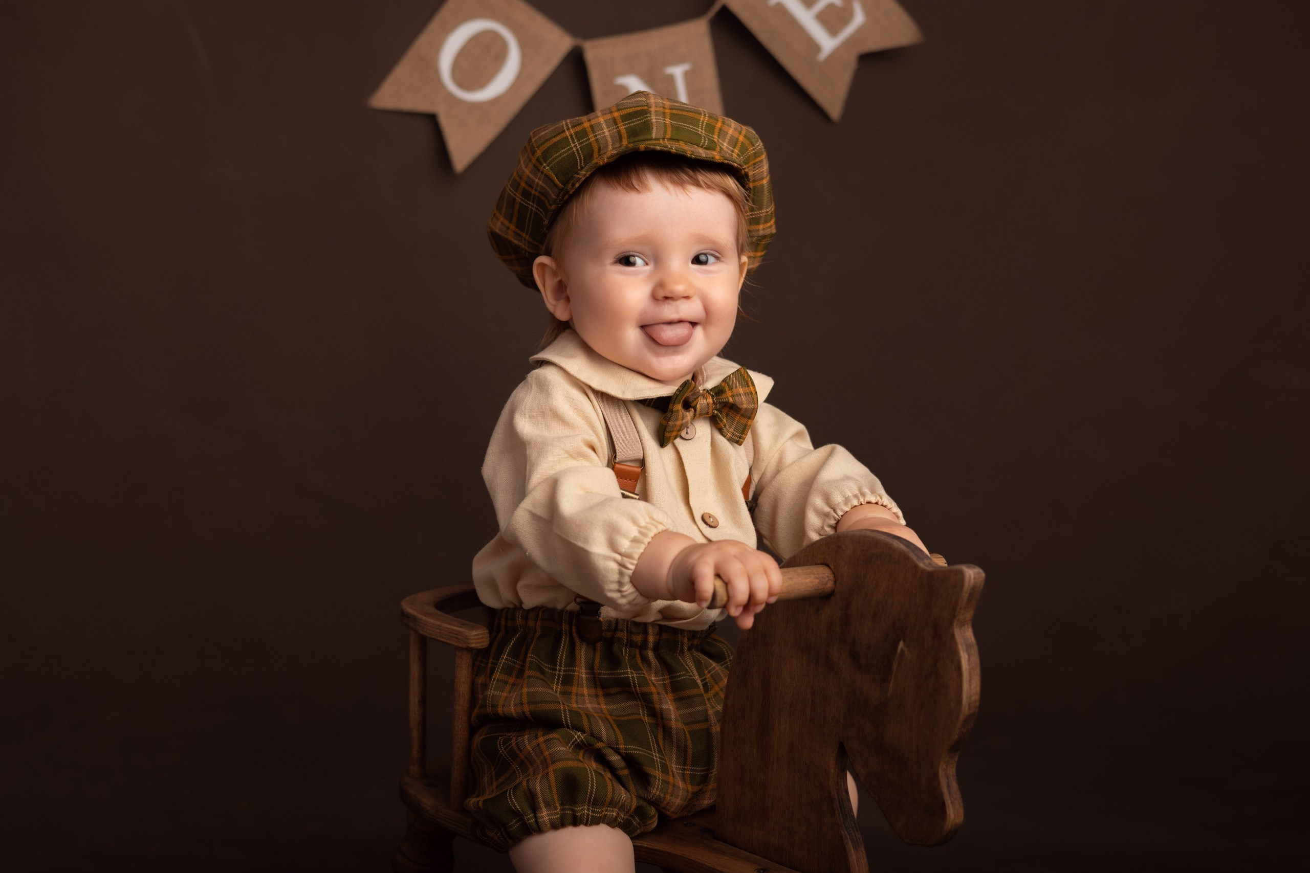 От 9 месяцев  - Фотограф новорожденных: магия детства в каждом снимке. Фотограф новорожденных: волшебные моменты первых дней жизни