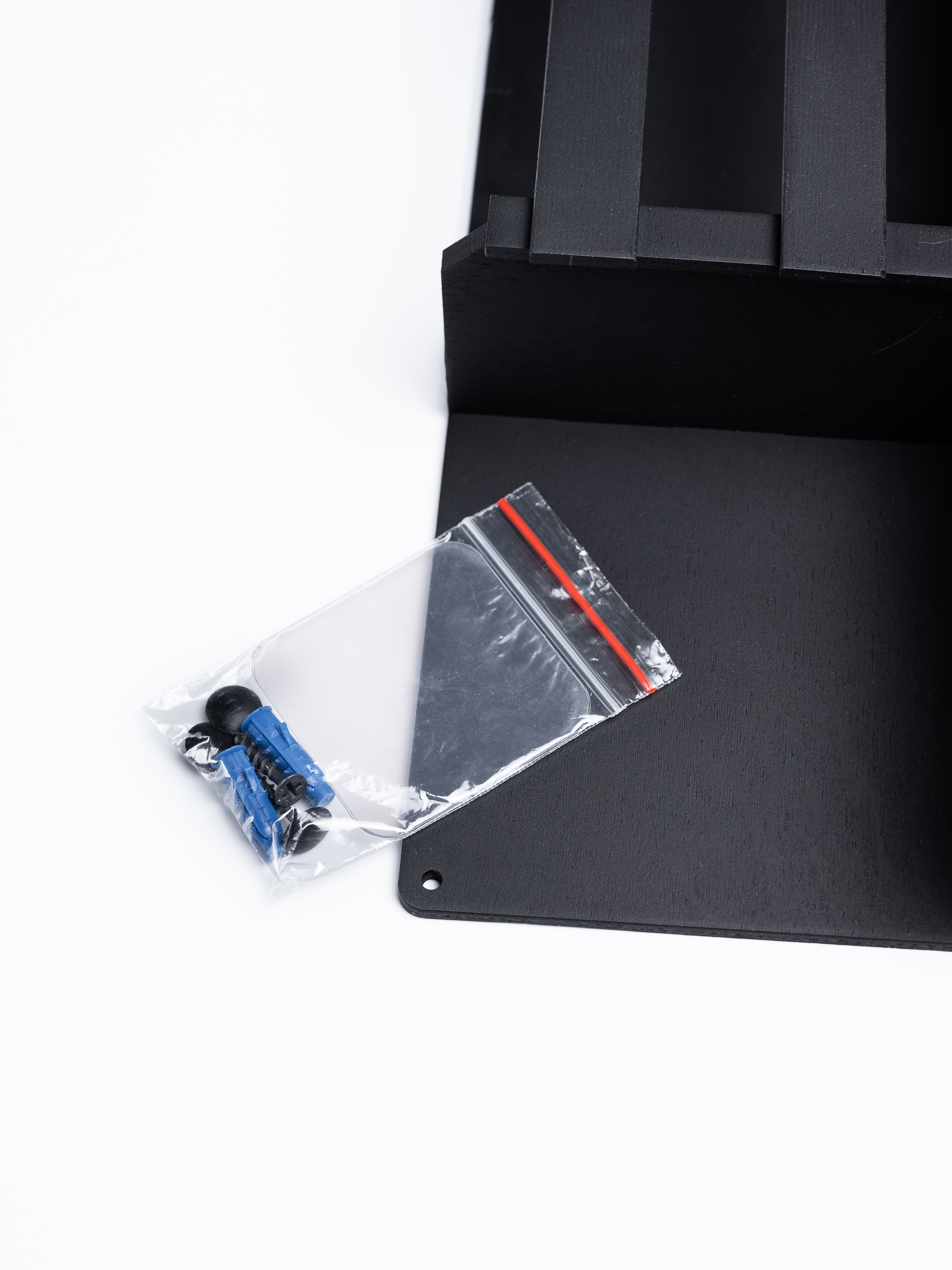 Настенные крючки. Предметный фотограф, фото для маркетплейсов Пятигорск, КМВ