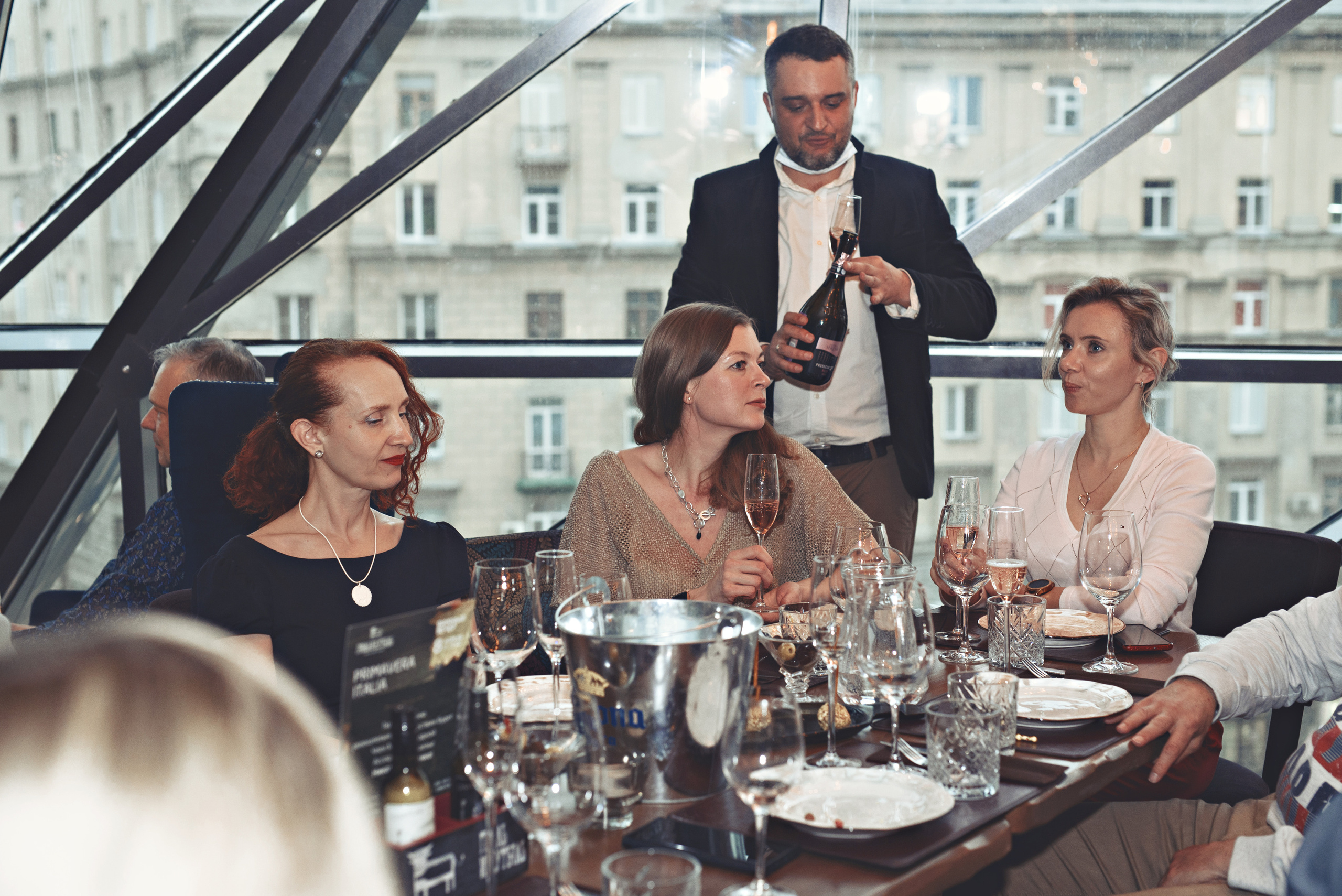 Гриль и бутыль 8 апреля. Агентство личного бренда «Брендовски»