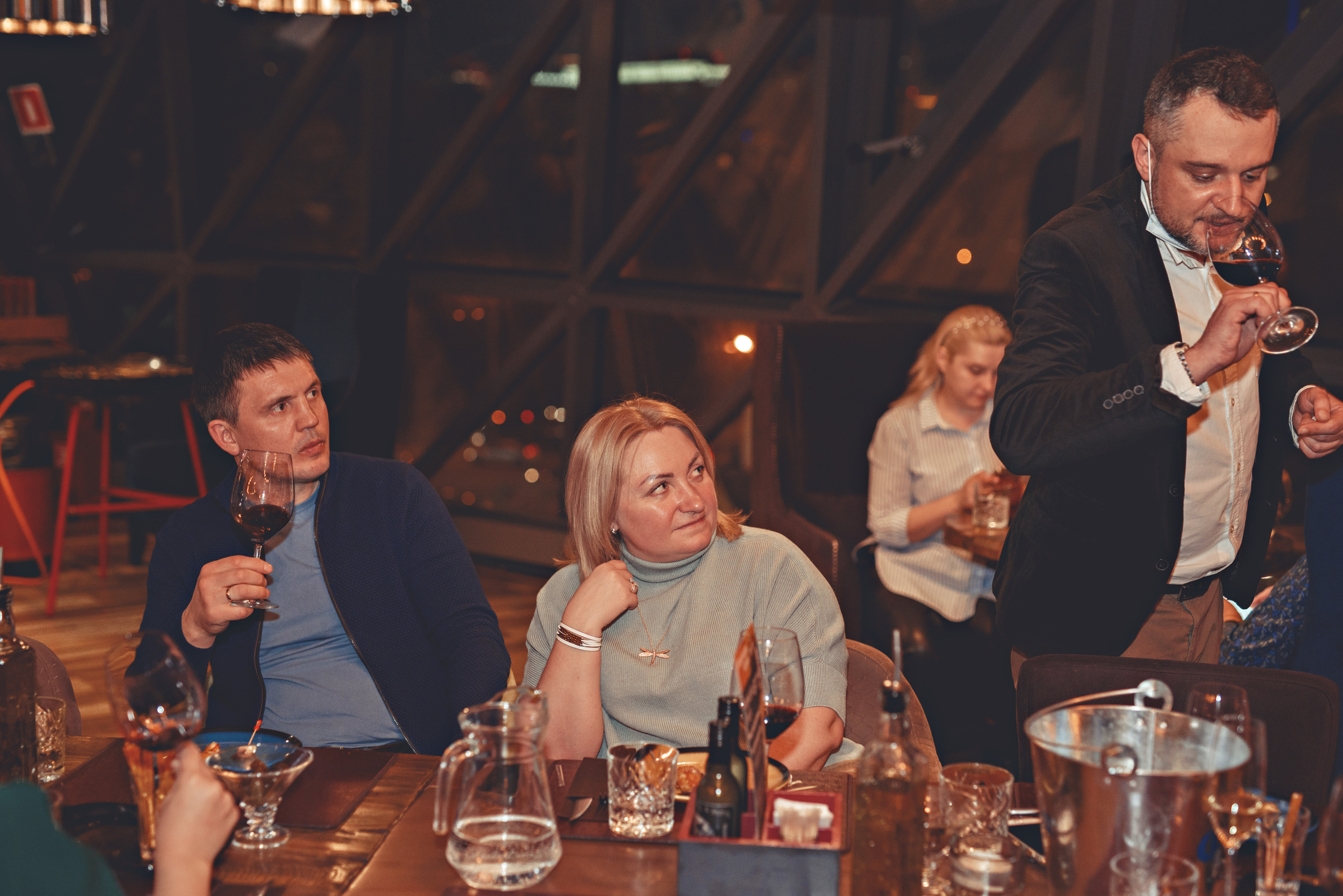 Гриль и бутыль 8 апреля. Агентство личного бренда «Брендовски»