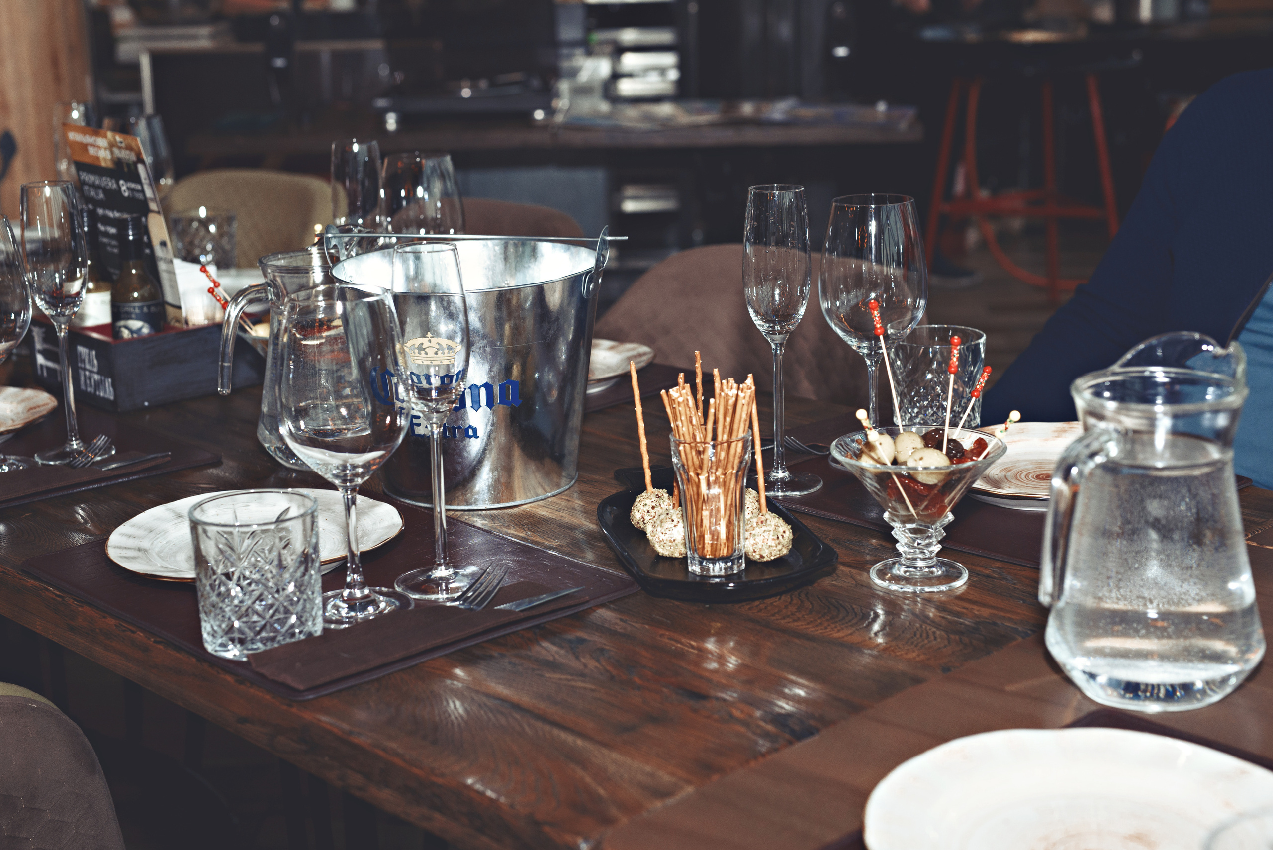 Гриль и бутыль 8 апреля. Агентство личного бренда «Брендовски»