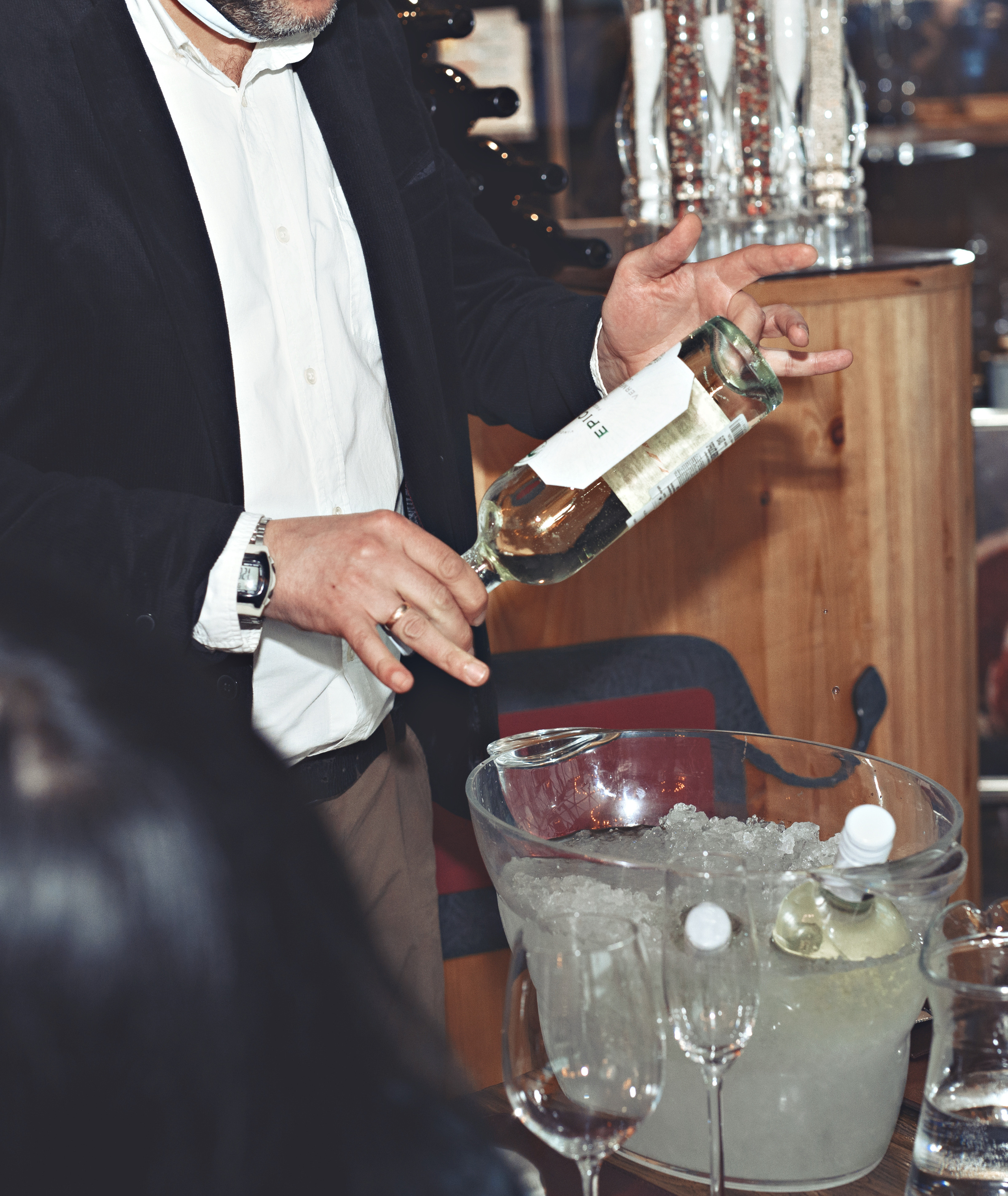 Гриль и бутыль 8 апреля. Агентство личного бренда «Брендовски»