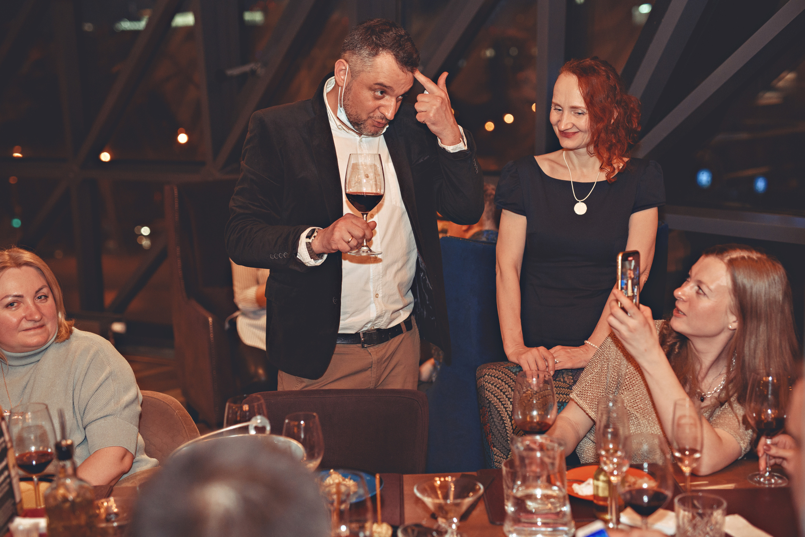 Гриль и бутыль 8 апреля. Агентство личного бренда «Брендовски»