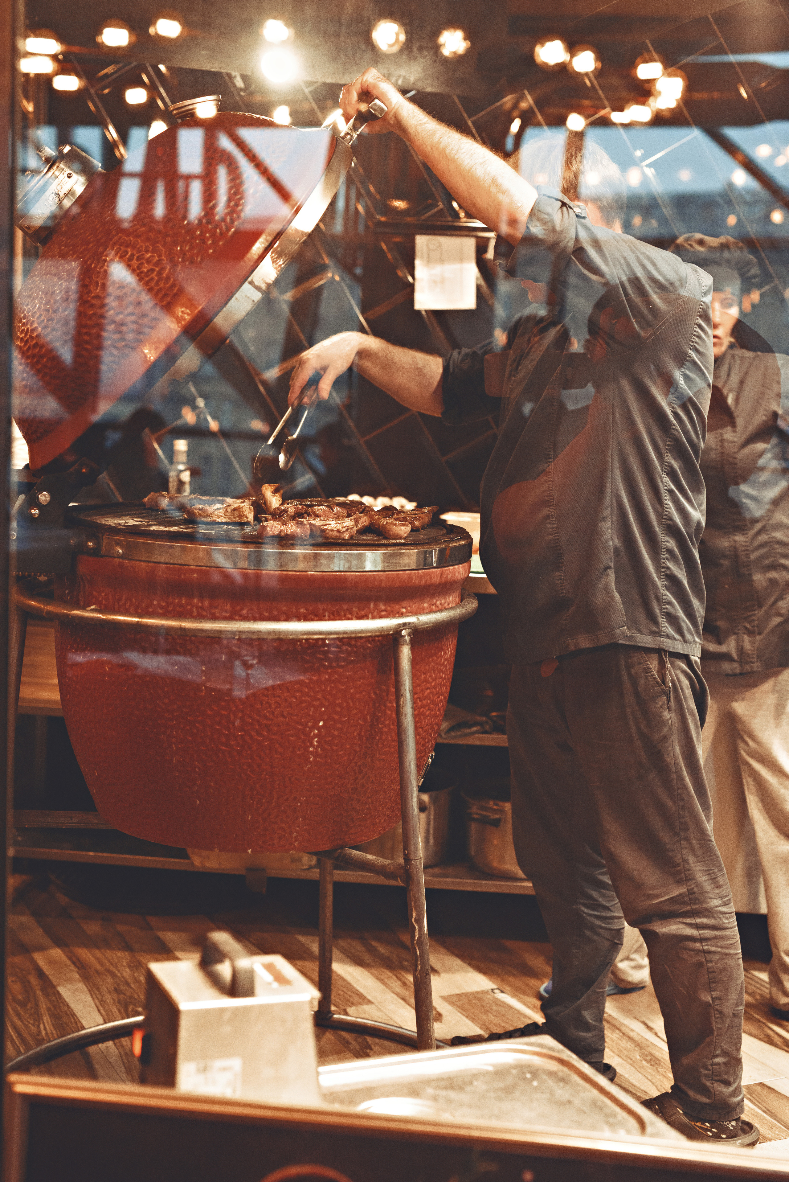 Гриль и бутыль 8 апреля. Агентство личного бренда «Брендовски»