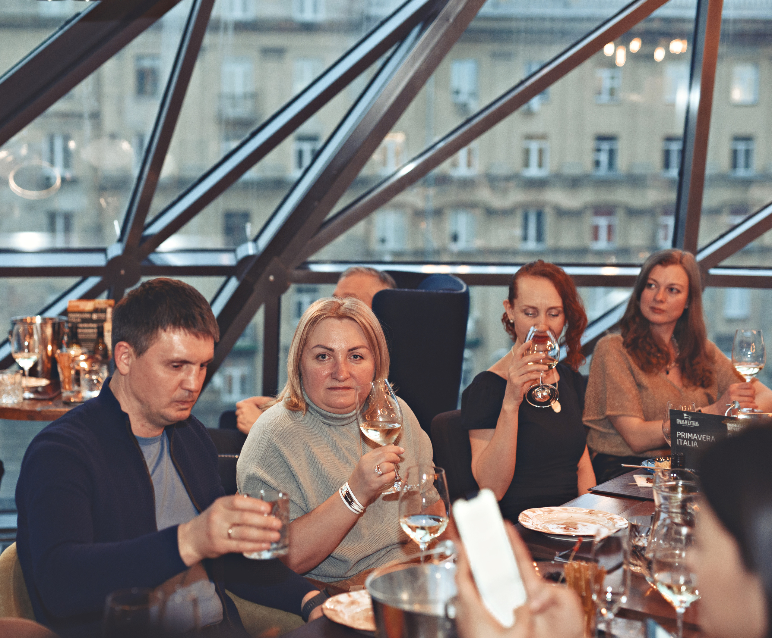 Гриль и бутыль 8 апреля. Агентство личного бренда «Брендовски»