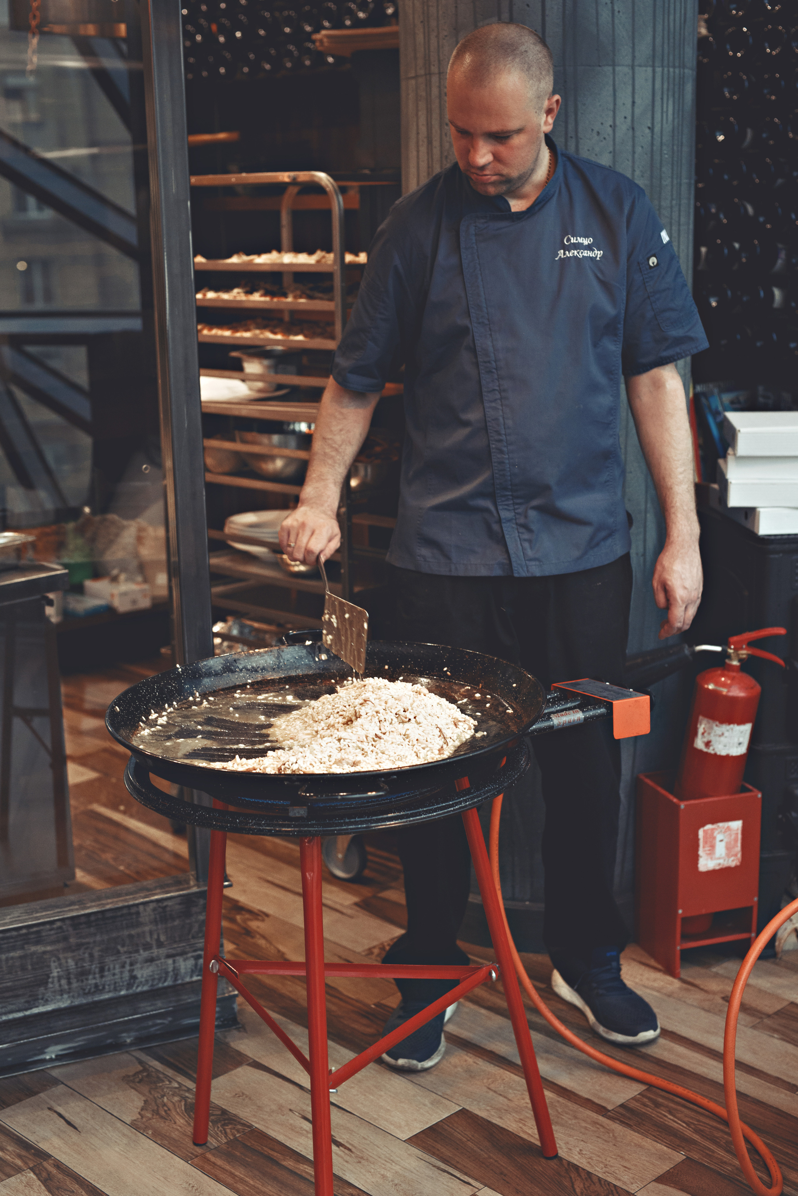 Гриль и бутыль 8 апреля. Агентство личного бренда «Брендовски»