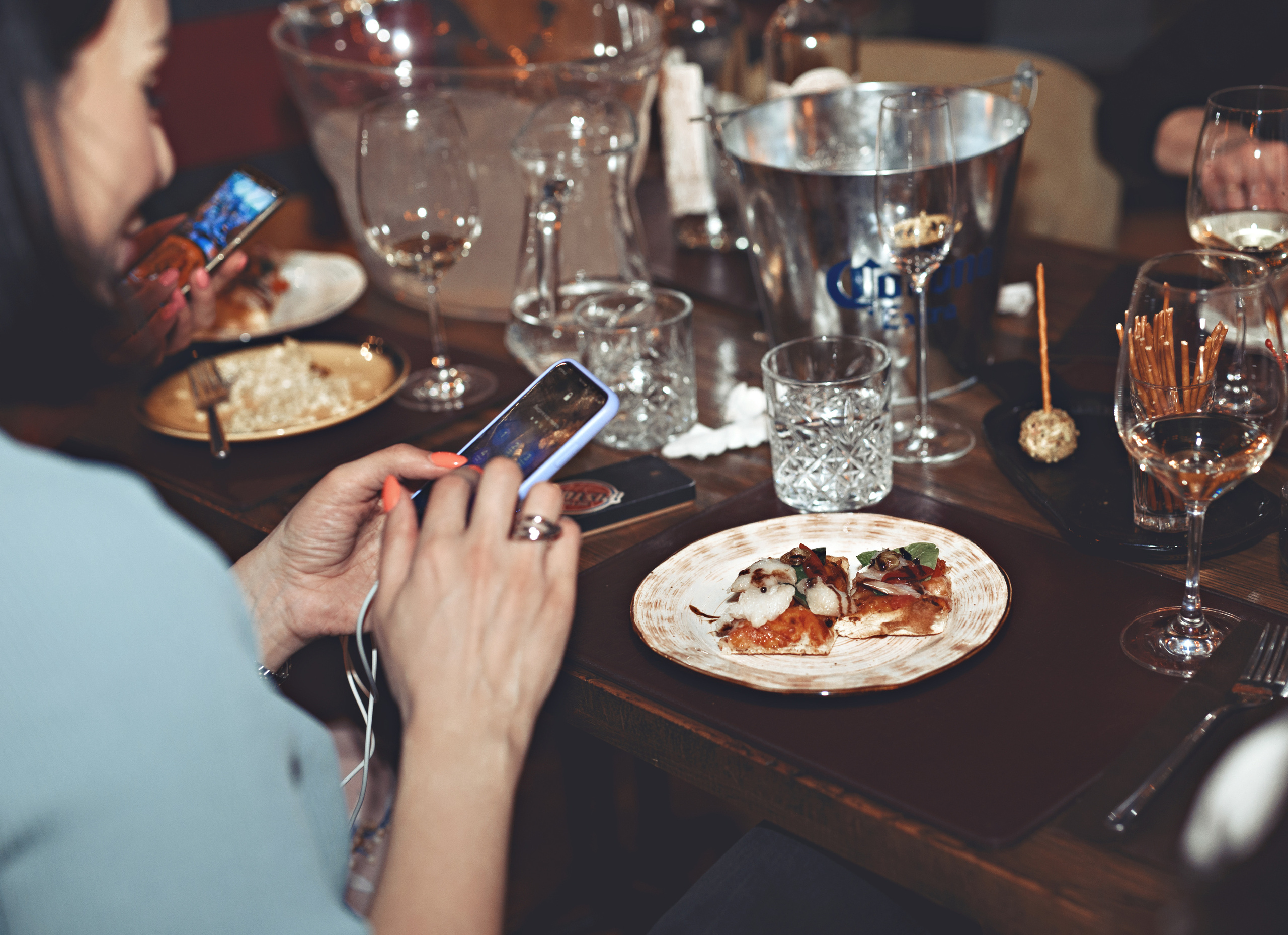 Гриль и бутыль 8 апреля. Агентство личного бренда «Брендовски»