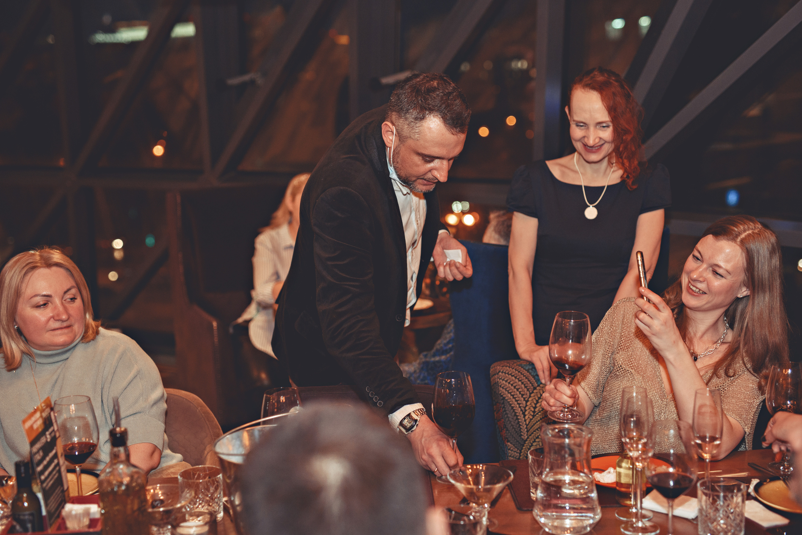 Гриль и бутыль 8 апреля. Агентство личного бренда «Брендовски»