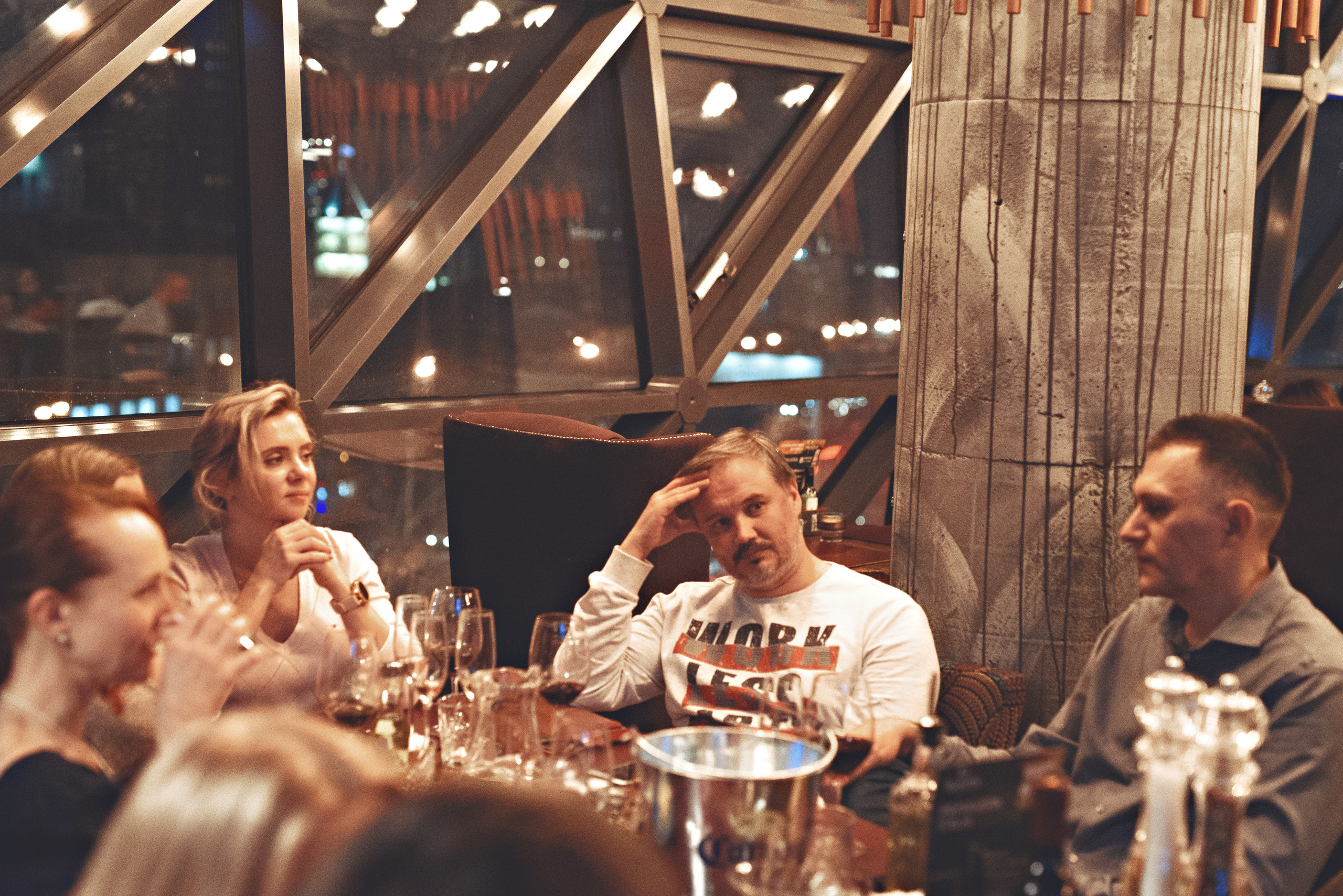 Гриль и бутыль 8 апреля. Агентство личного бренда «Брендовски»