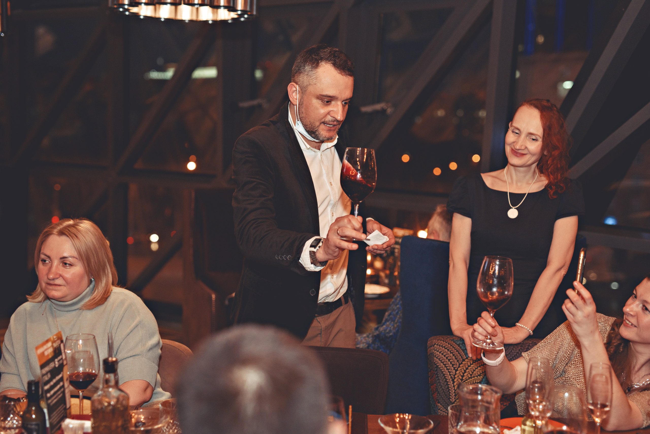 Гриль и бутыль 8 апреля. Агентство личного бренда «Брендовски»