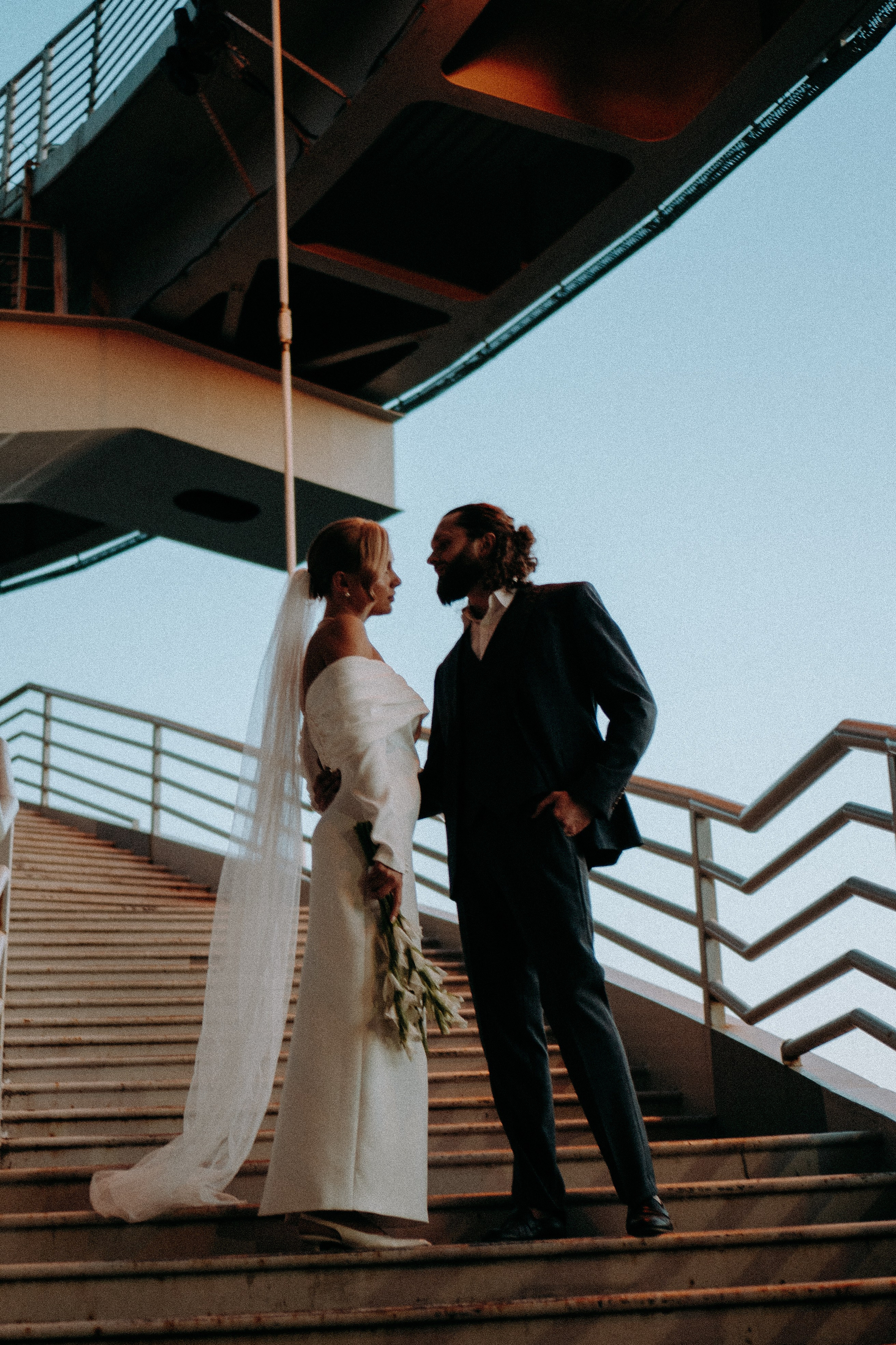 СВАДЕБНАЯ СЬЕМКА ВОЗЛЕ МСОТА БЕТАНКУРА НА КАБРИОЛЕТЕ. Профессиональный фотограф, Санкт-Петербург — Виктория Богомолова