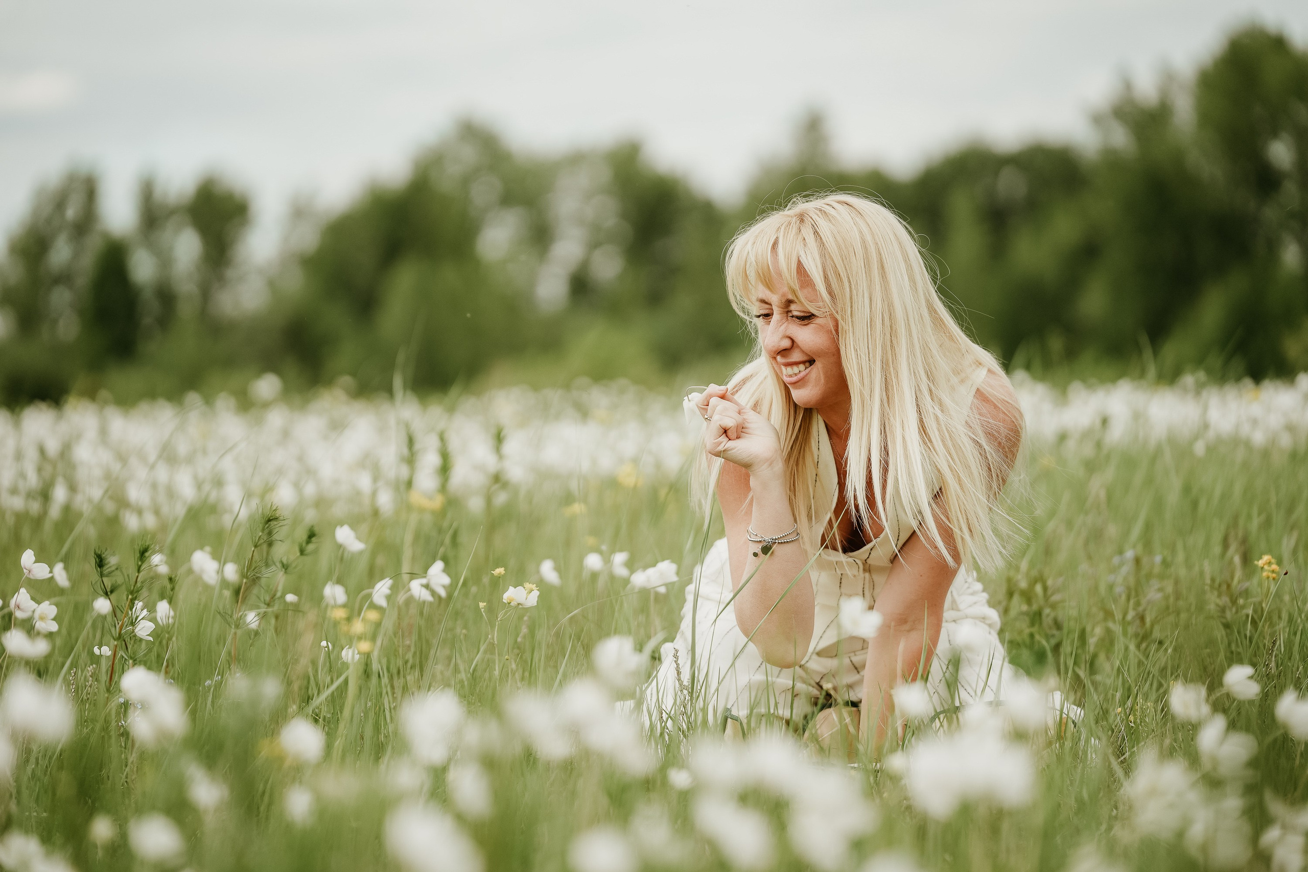 Фотосессия в цветущих яблонях. Фотограф Анна Герман. Красноярск