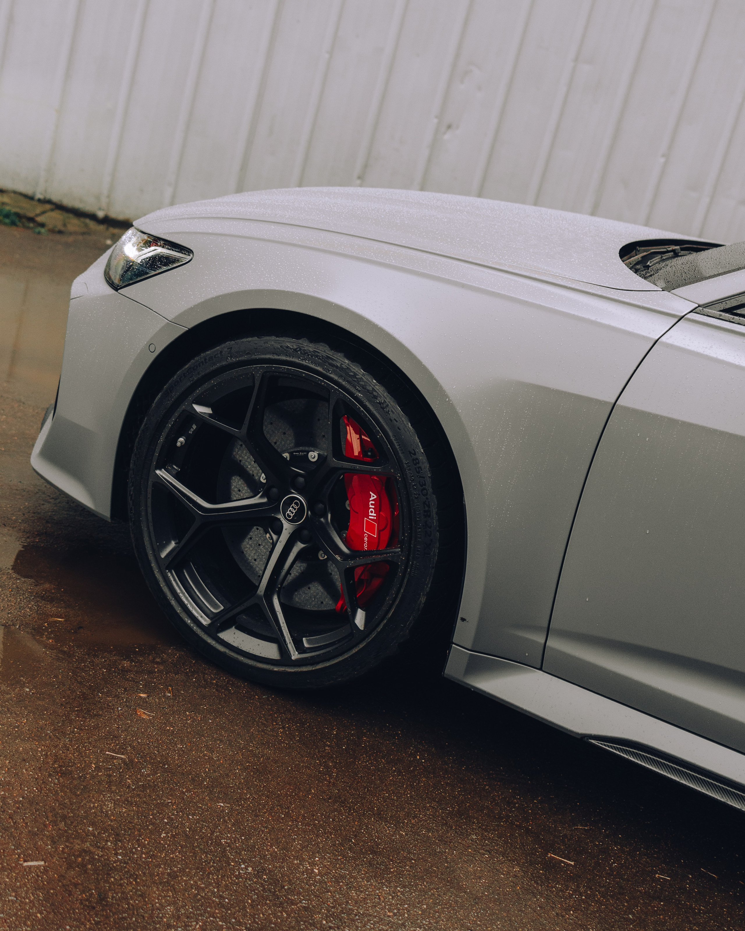 Audi RS6 снятие старой шумоизоляции и нанесение новой. DeLorein