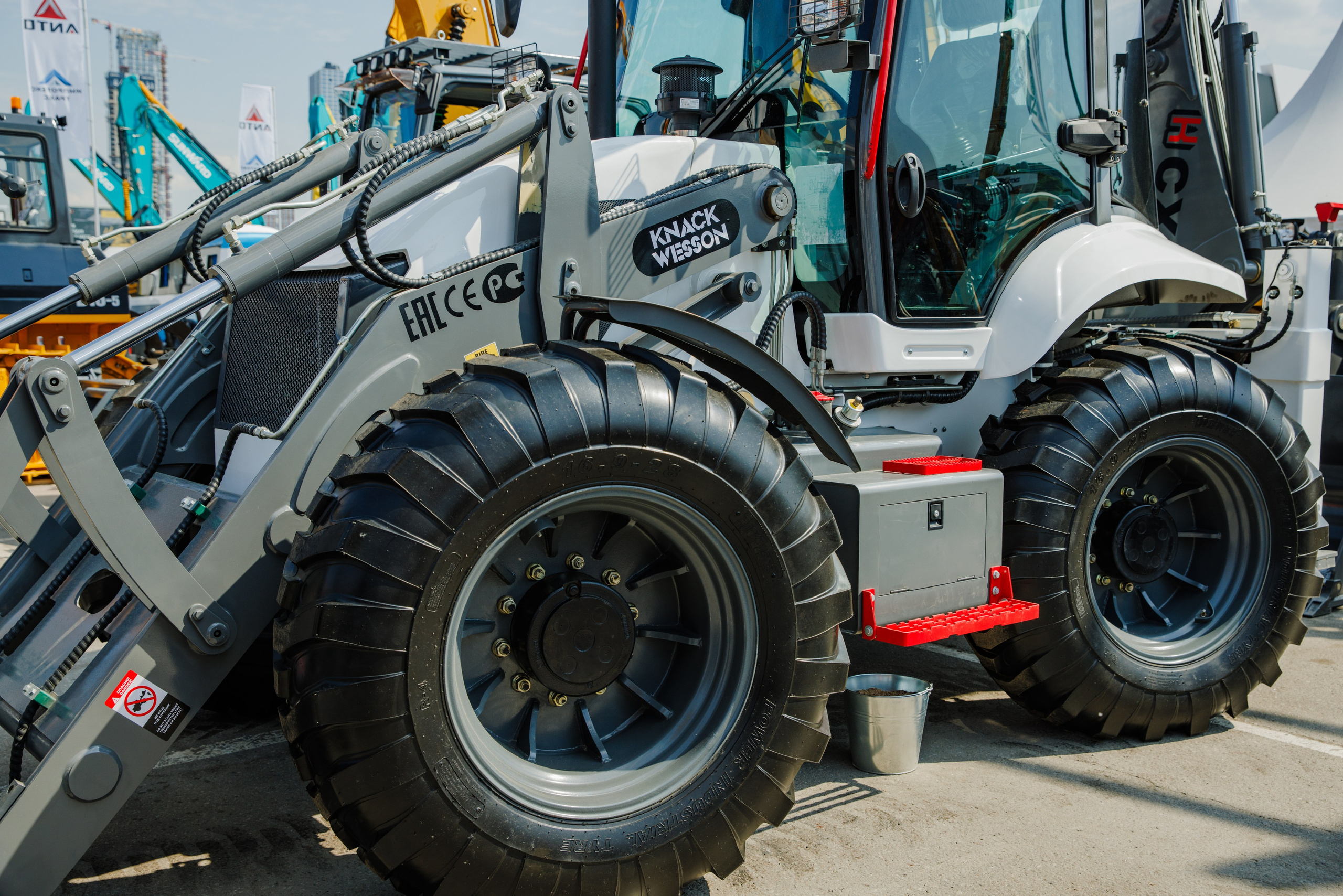 Выставка Спец. Техники. Фотограф Москва Шептаев Артём